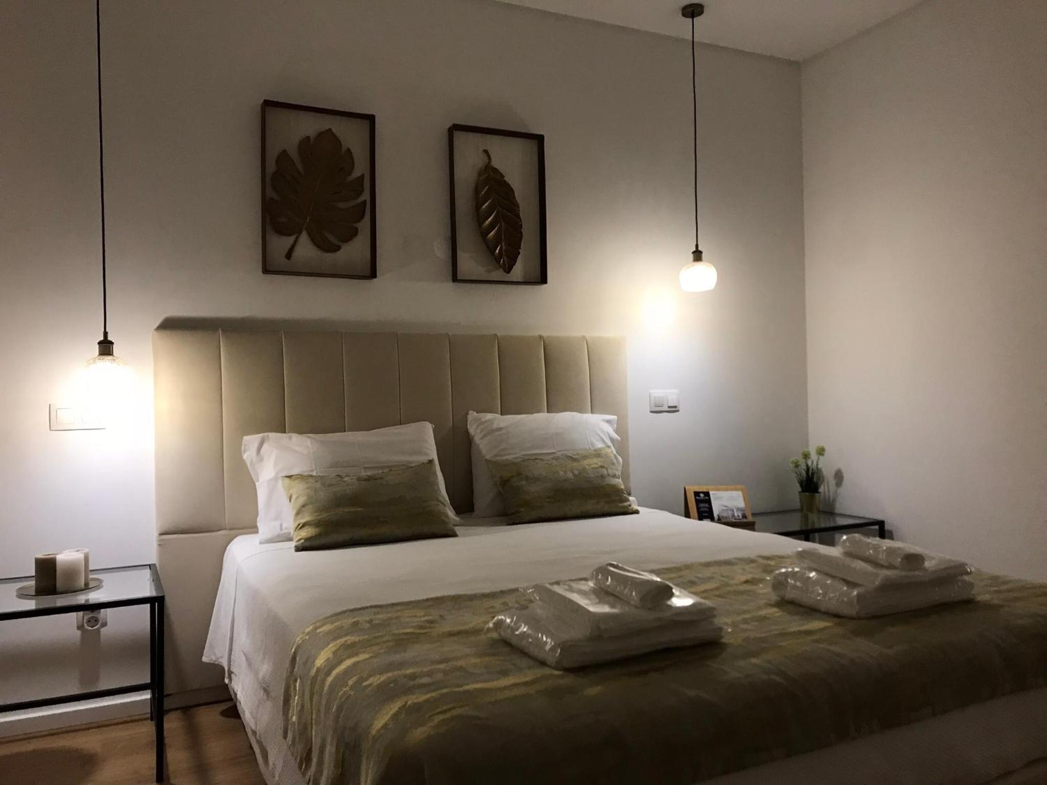 Deluxe Double Room - Photo 11