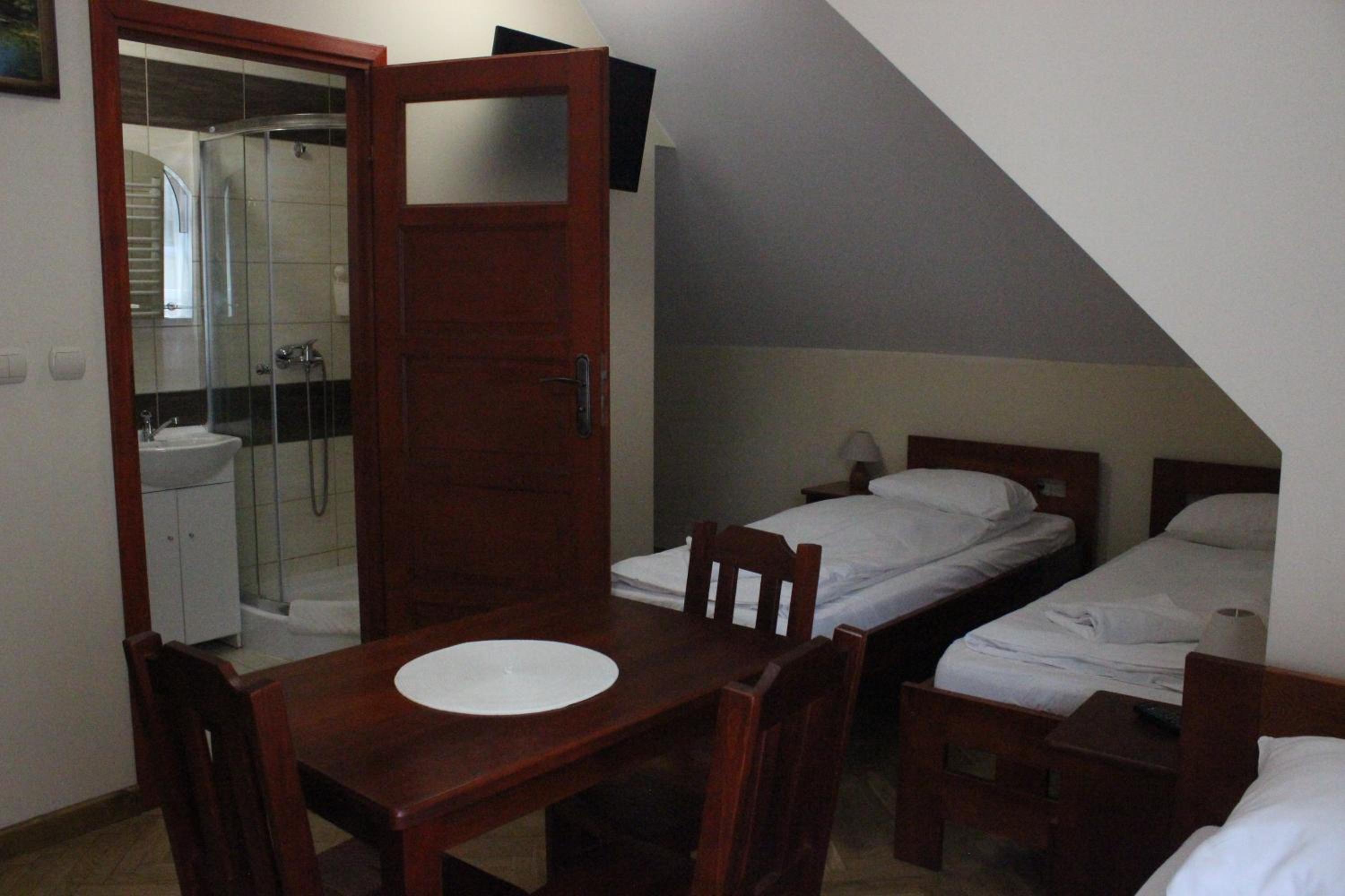 Standard Family Room - Photo 5