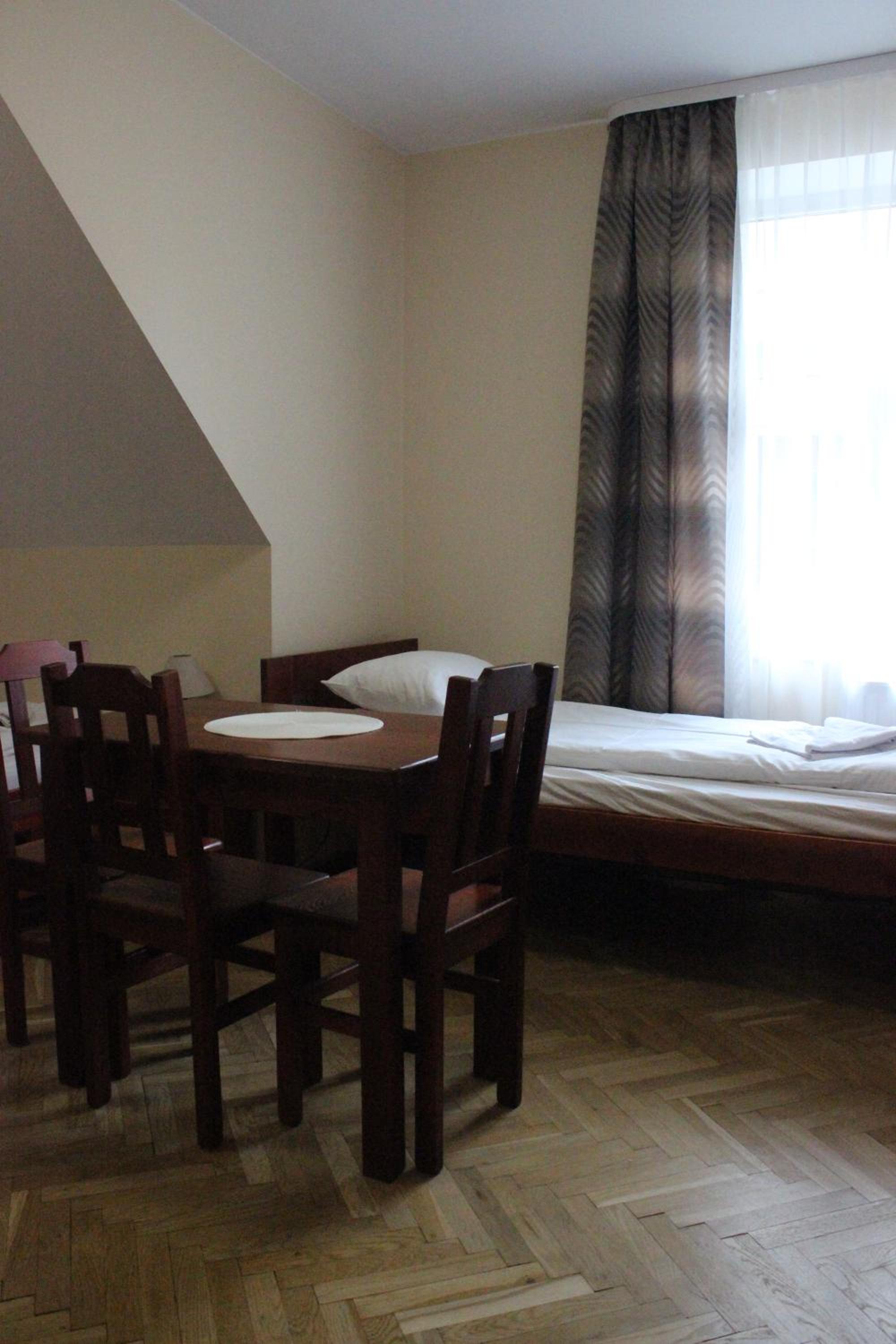 Standard Family Room - Photo 10