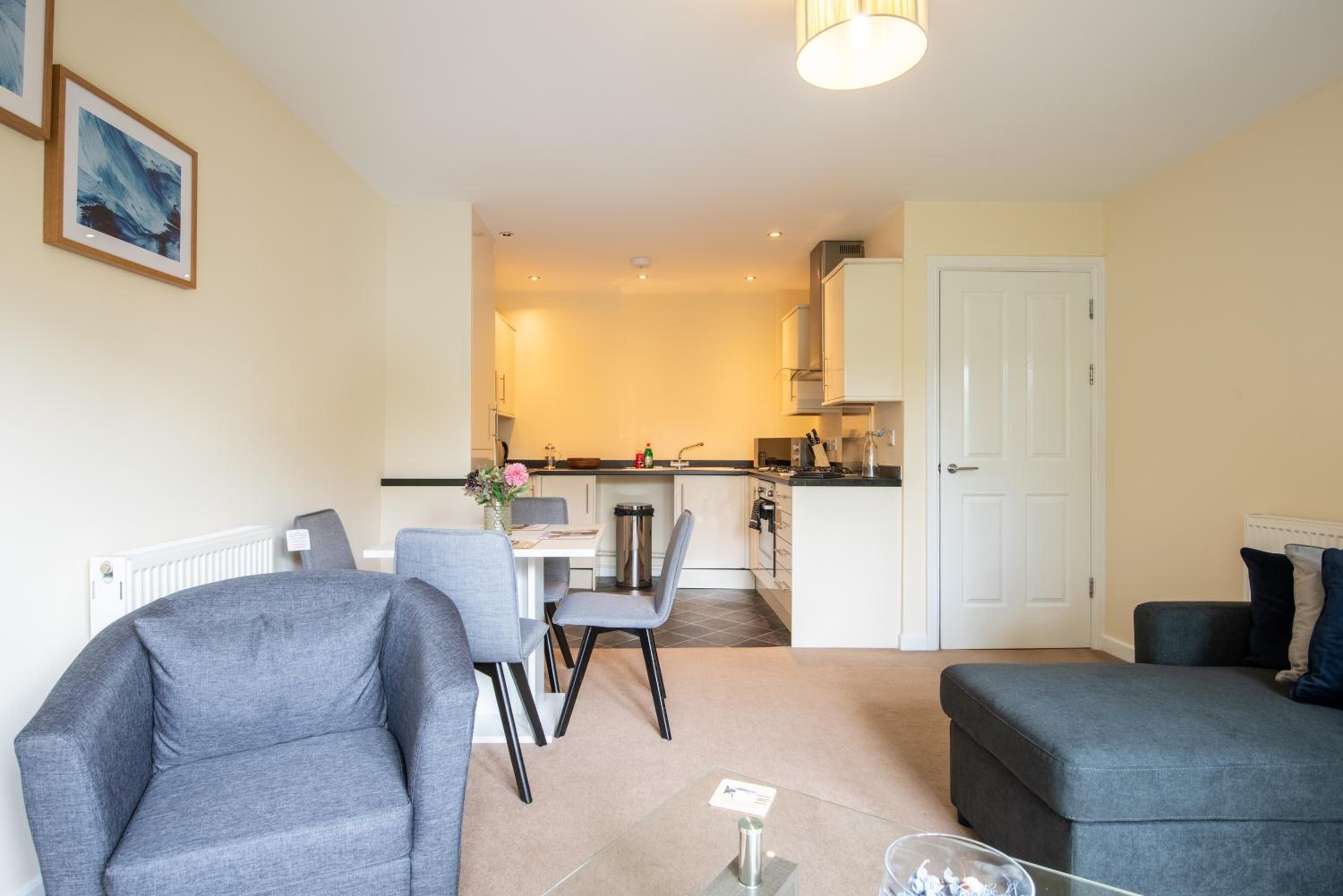 One-Bedroom Apartment - Photo 13