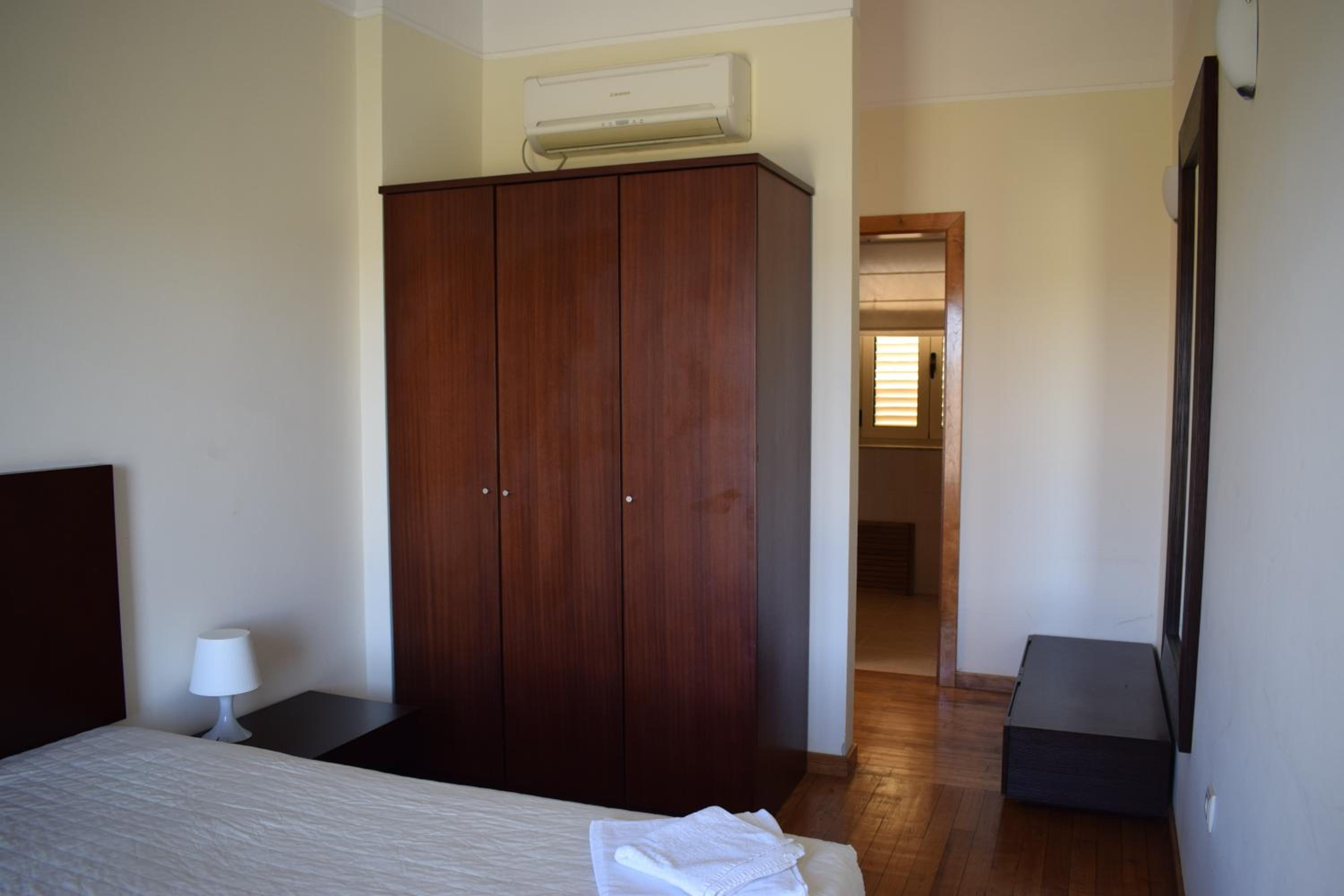 Four-Bedroom House photo 2