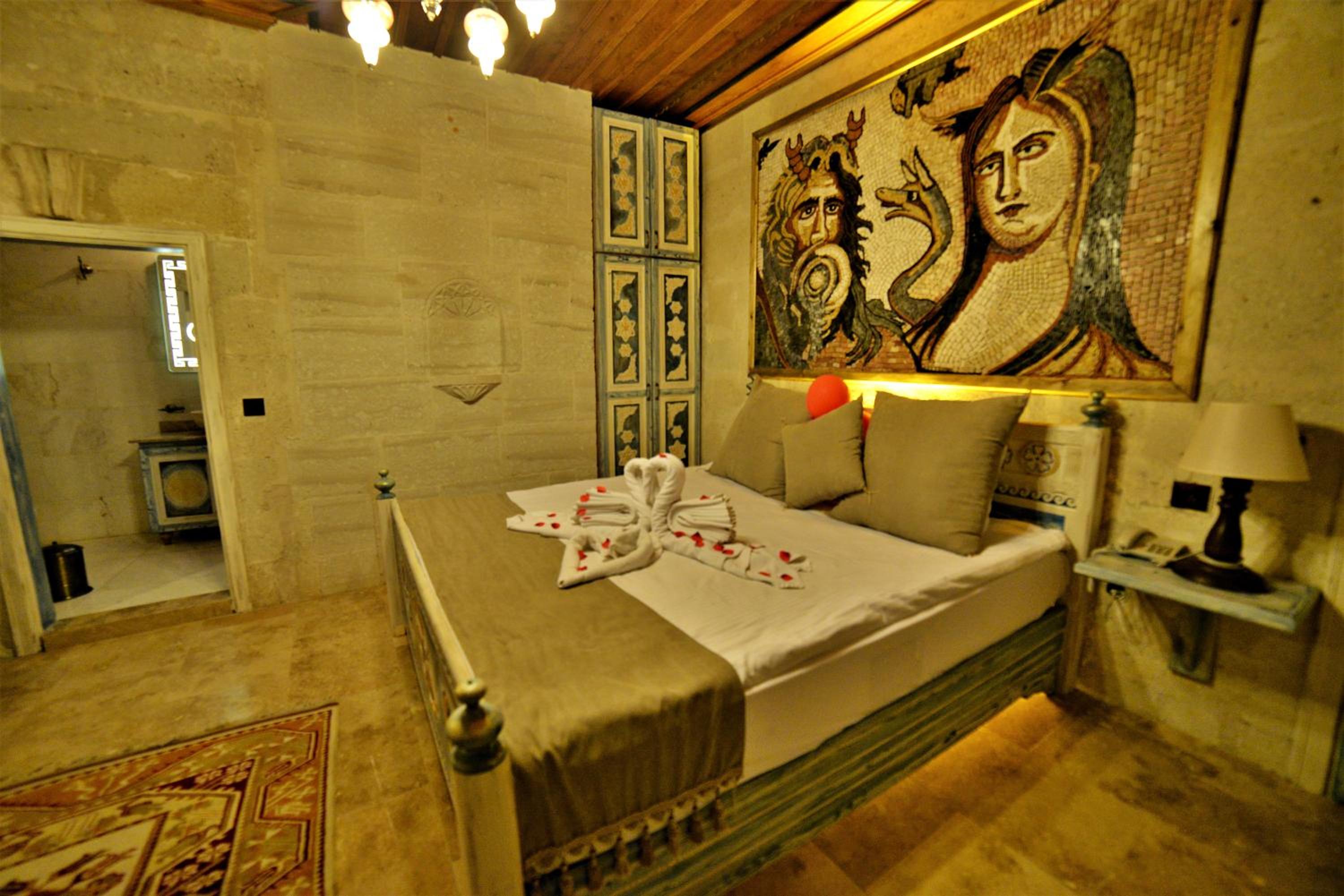 Deluxe Double Room - Photo 8