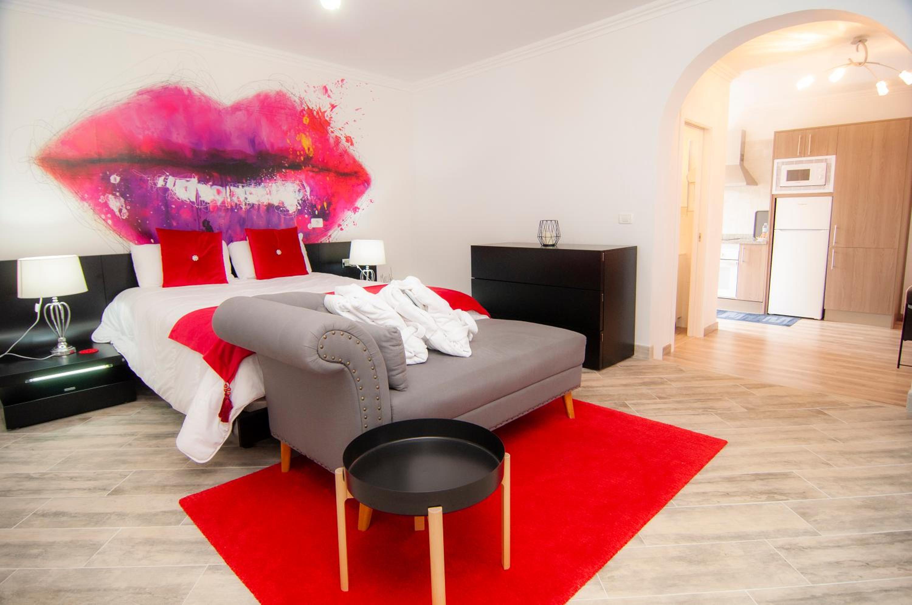 Double Room with Spa Bath - Photo 13