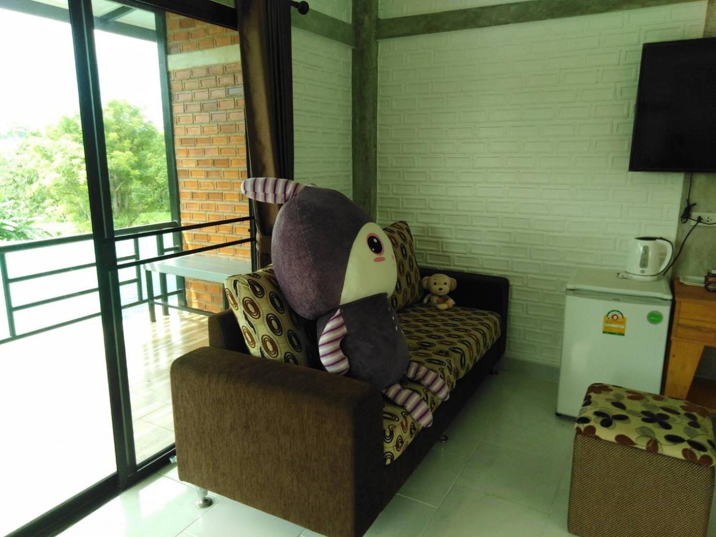 Family Room - Photo 2
