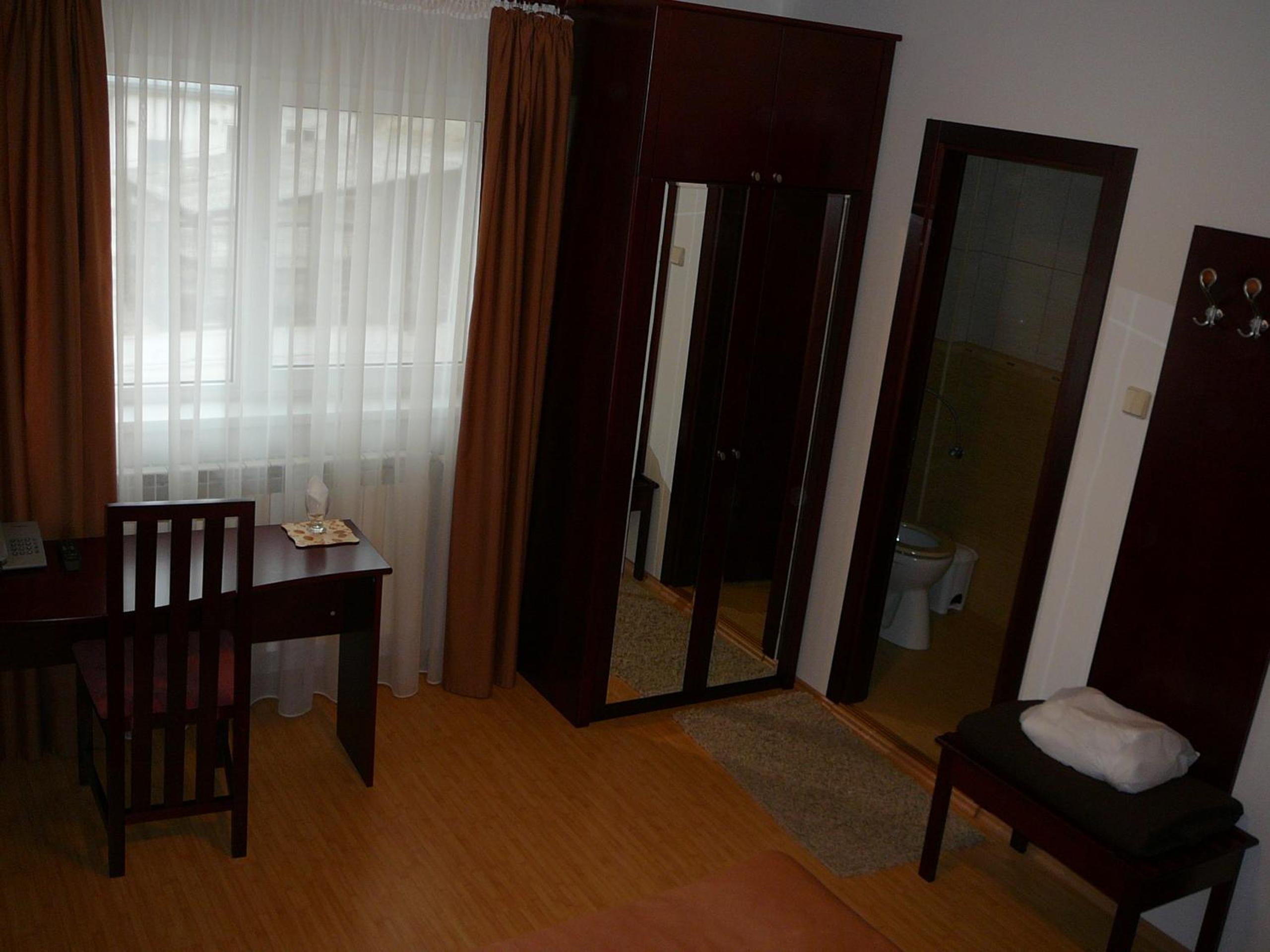 Standard Double Room photo 2
