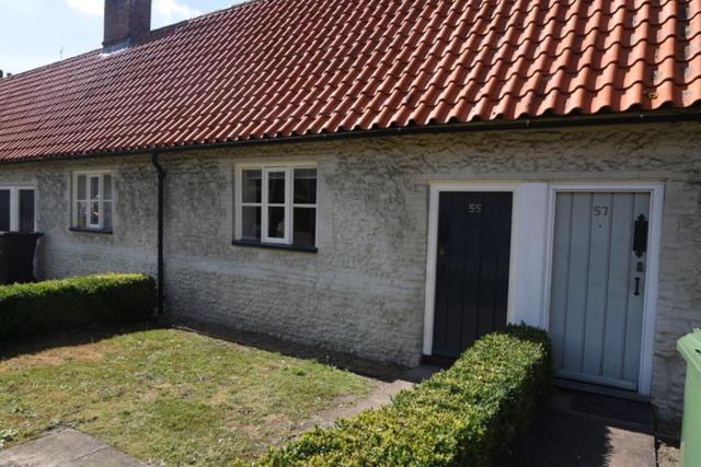 One-Bedroom Cottage - Photo 2