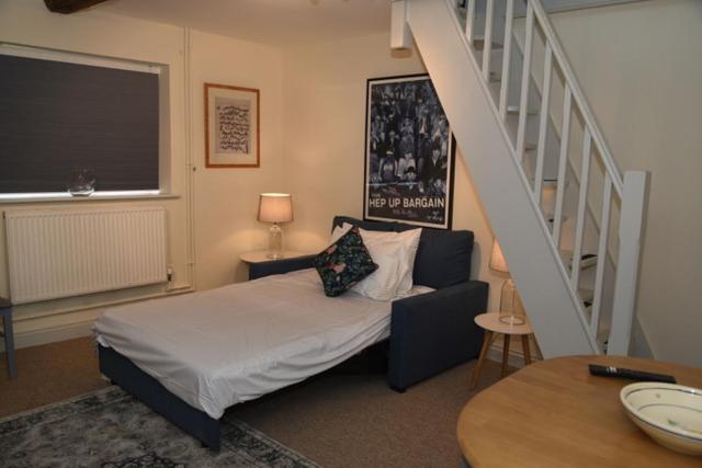 One-Bedroom Cottage - Photo 11