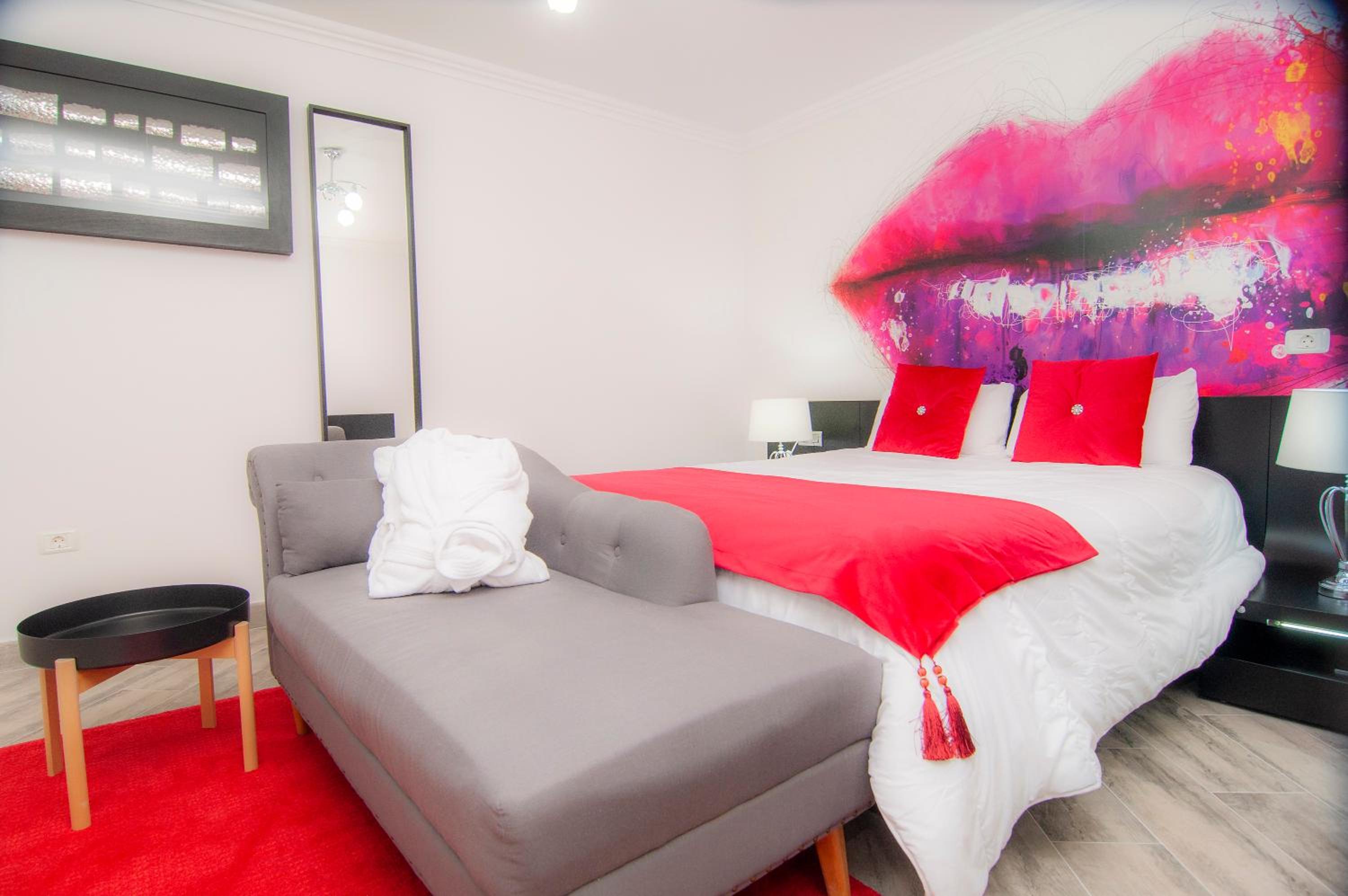 Double Room with Spa Bath - Photo 1