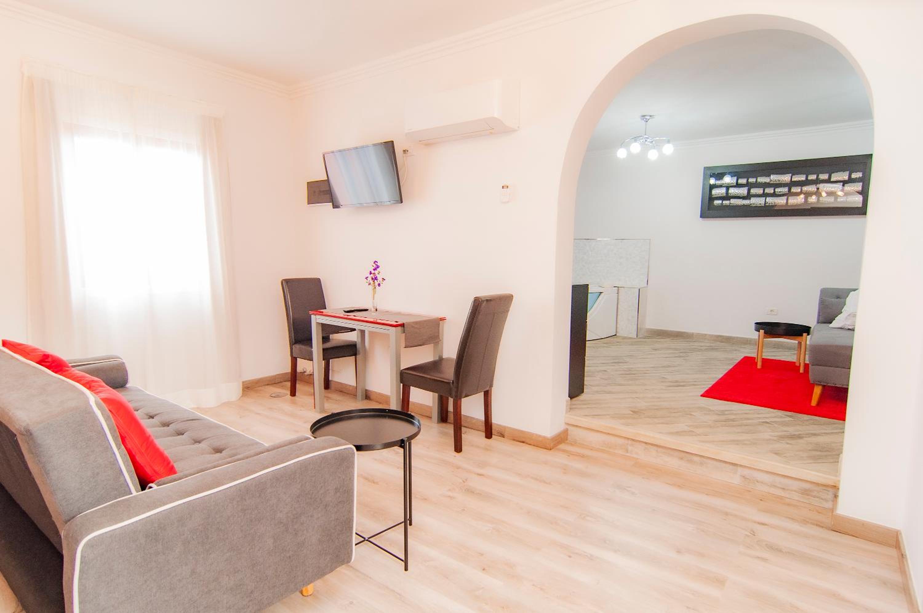 Double Room with Spa Bath - Photo 8
