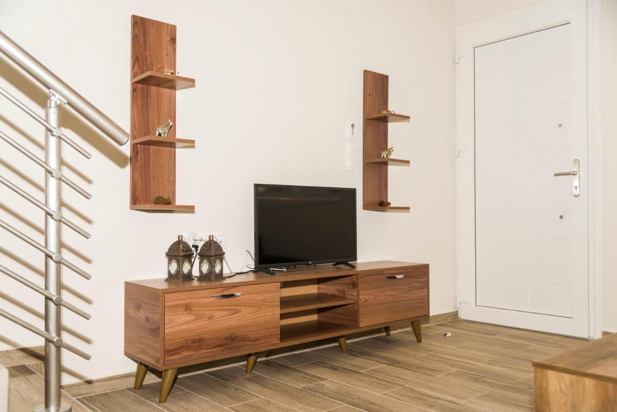 One-Bedroom Apartment - Photo 4