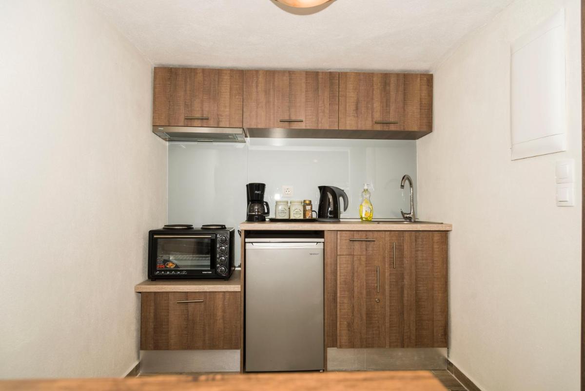 One-Bedroom Apartment - Photo 12