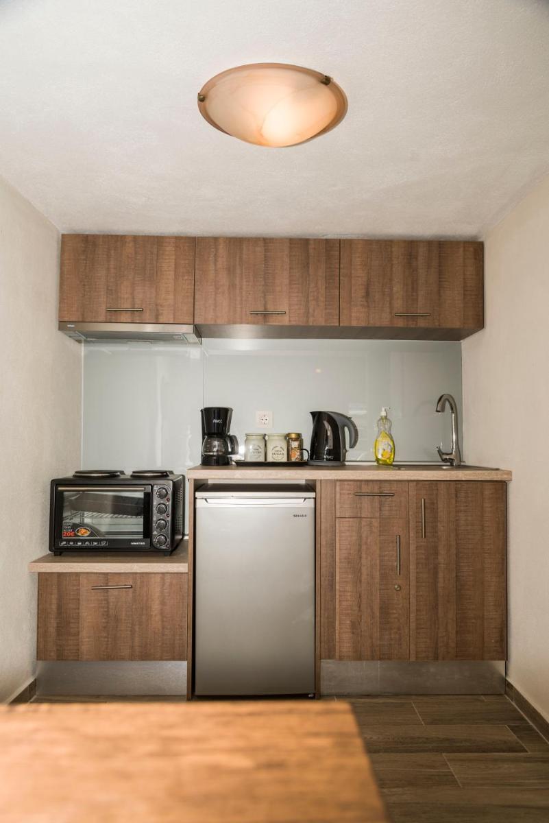 One-Bedroom Apartment - Photo 13