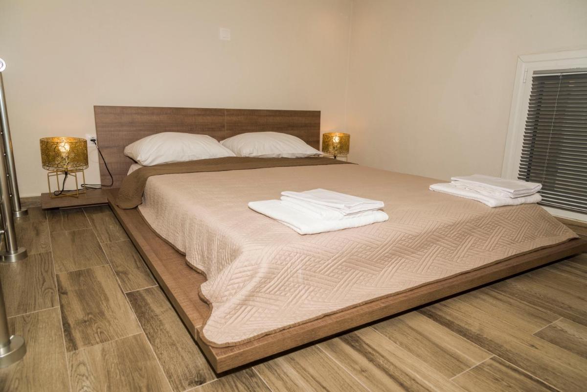 One-Bedroom Apartment - Photo 17