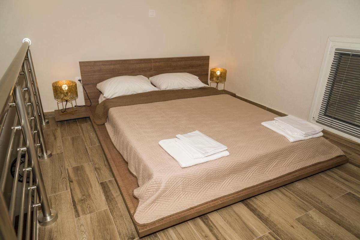 One-Bedroom Apartment - Photo 18