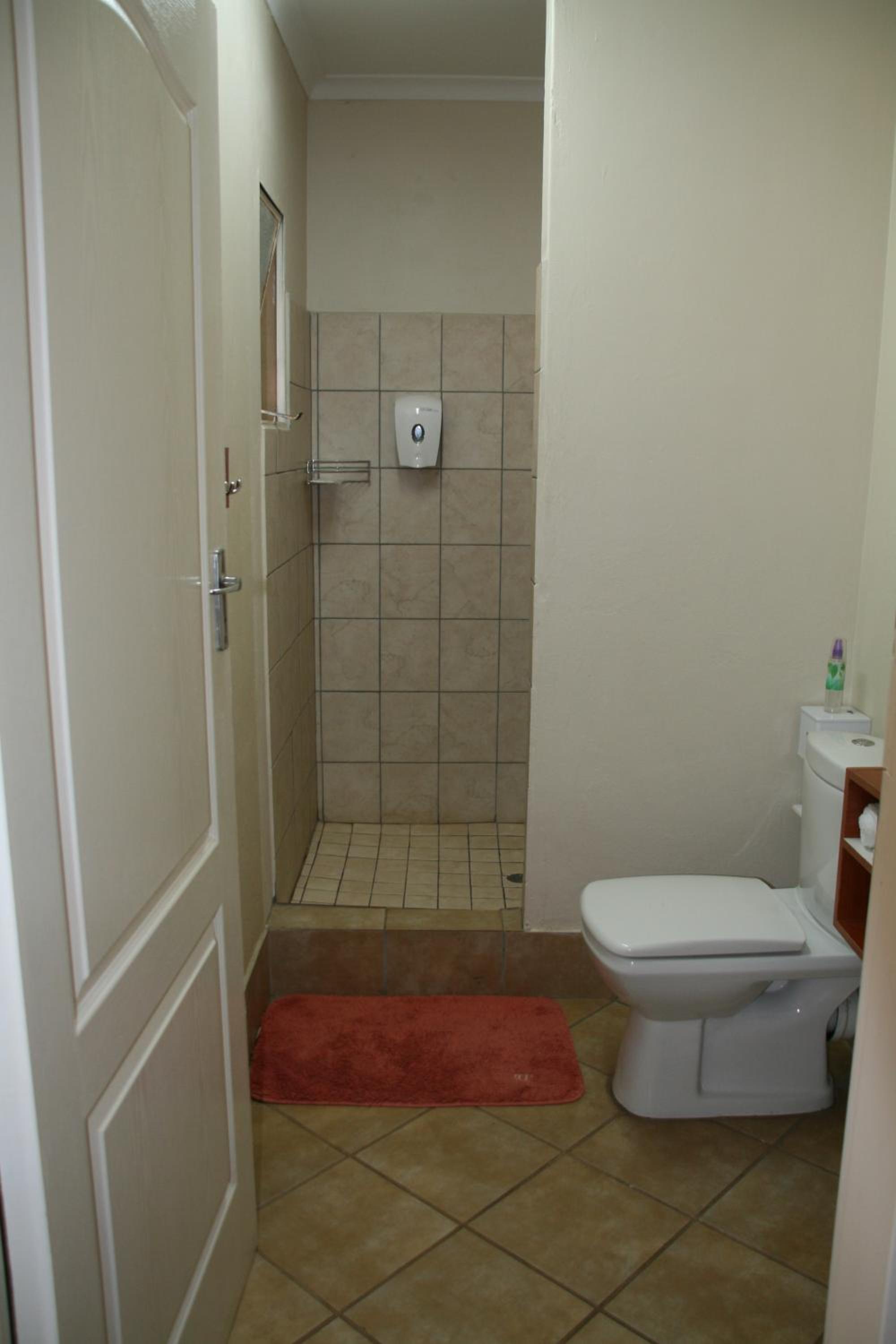Standard Double Room - Photo 5
