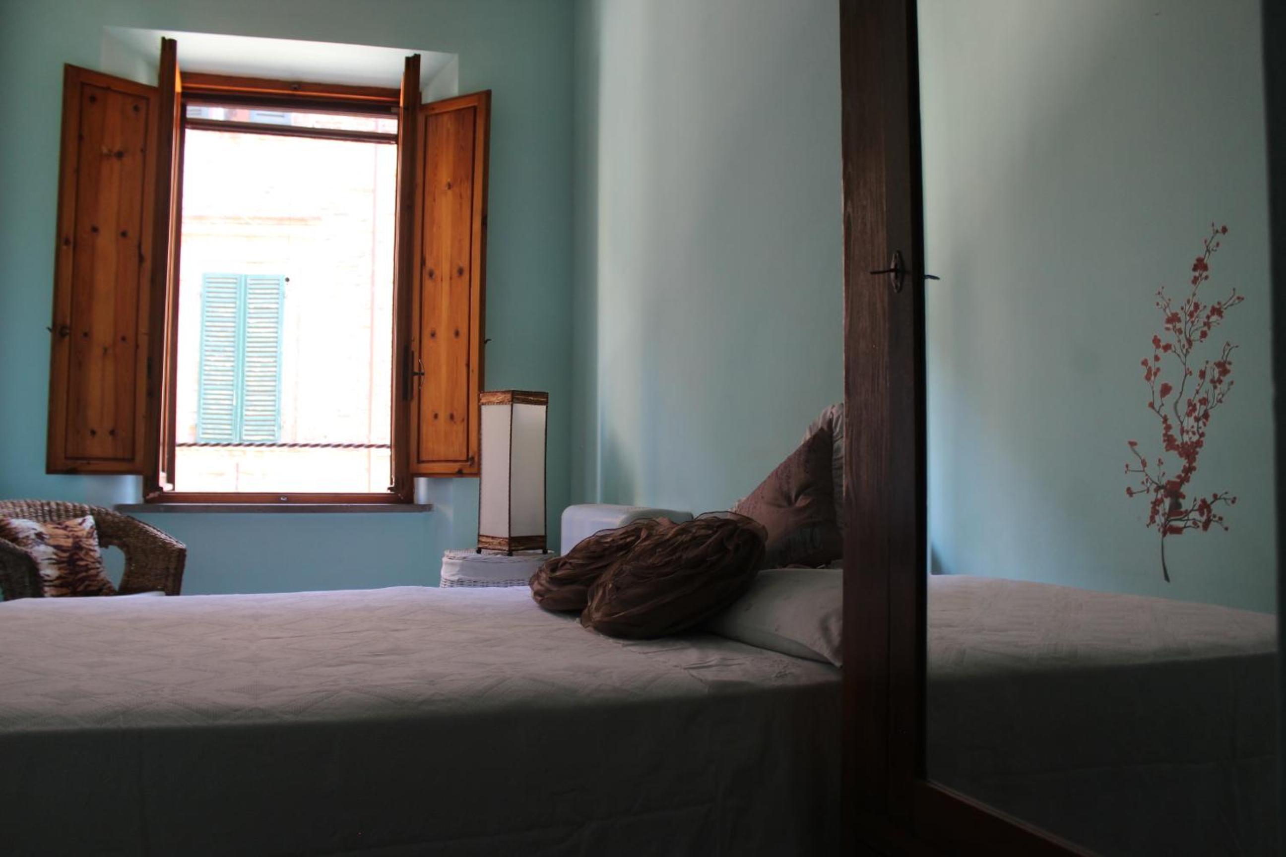Two-Bedroom Apartment - Photo 8