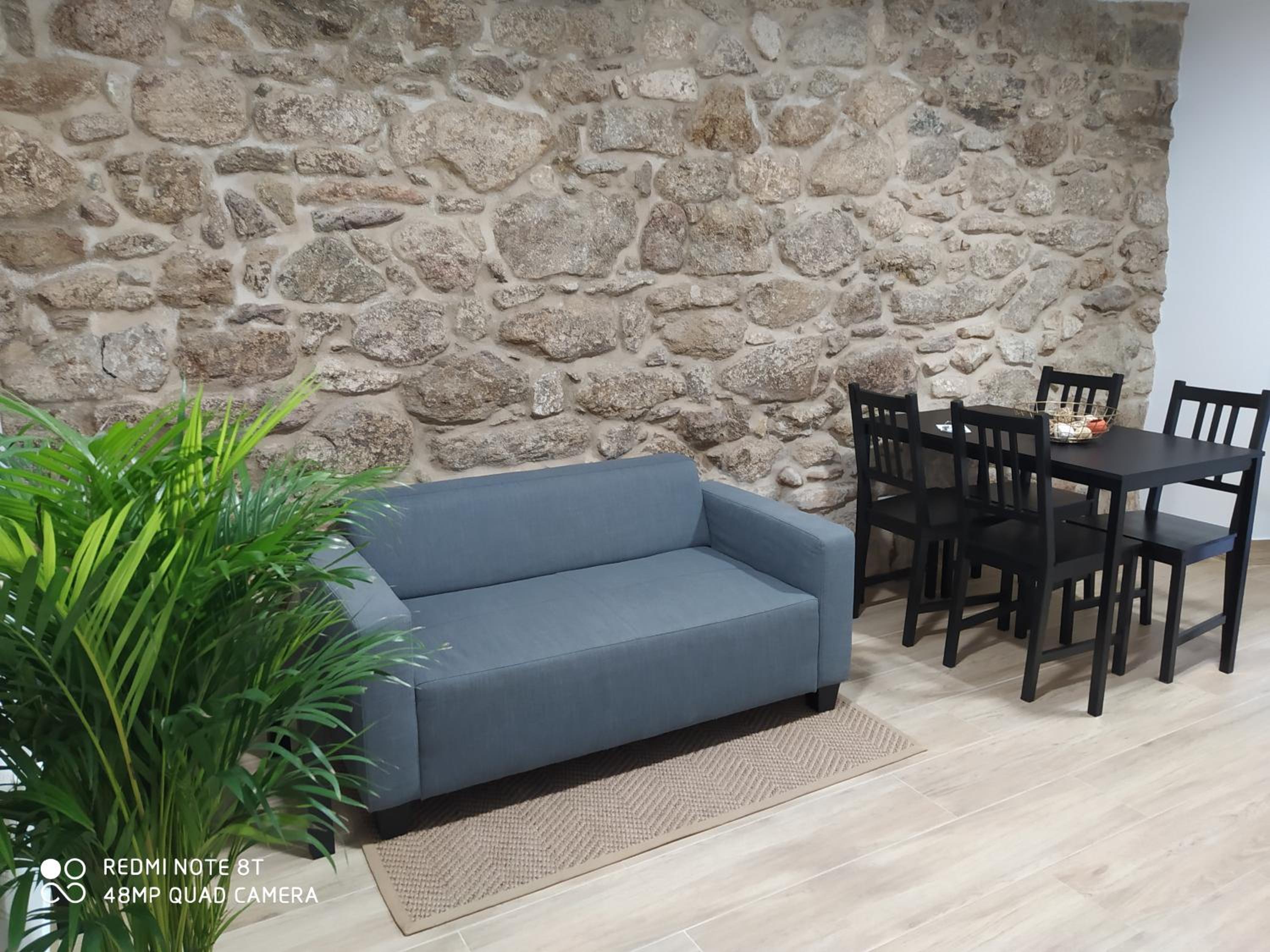 Two-Bedroom House - Photo 8
