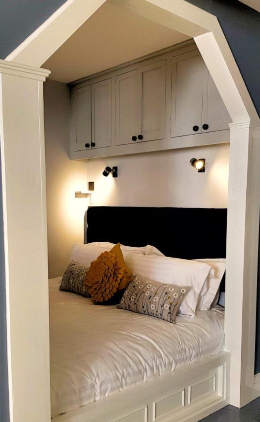 One-Bedroom Apartment - Photo 2