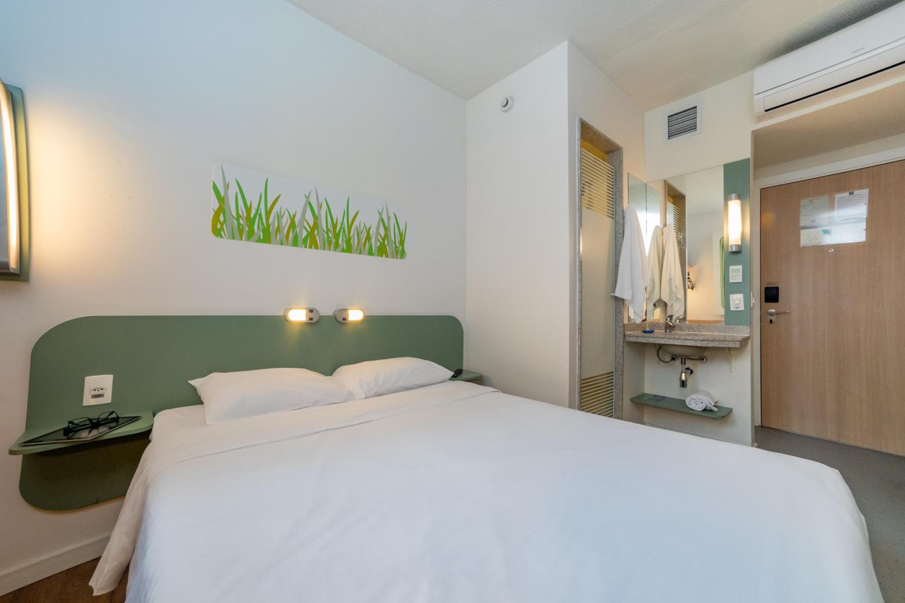 Standard Double Room with Mini Bar and Hair Dryer photo 2