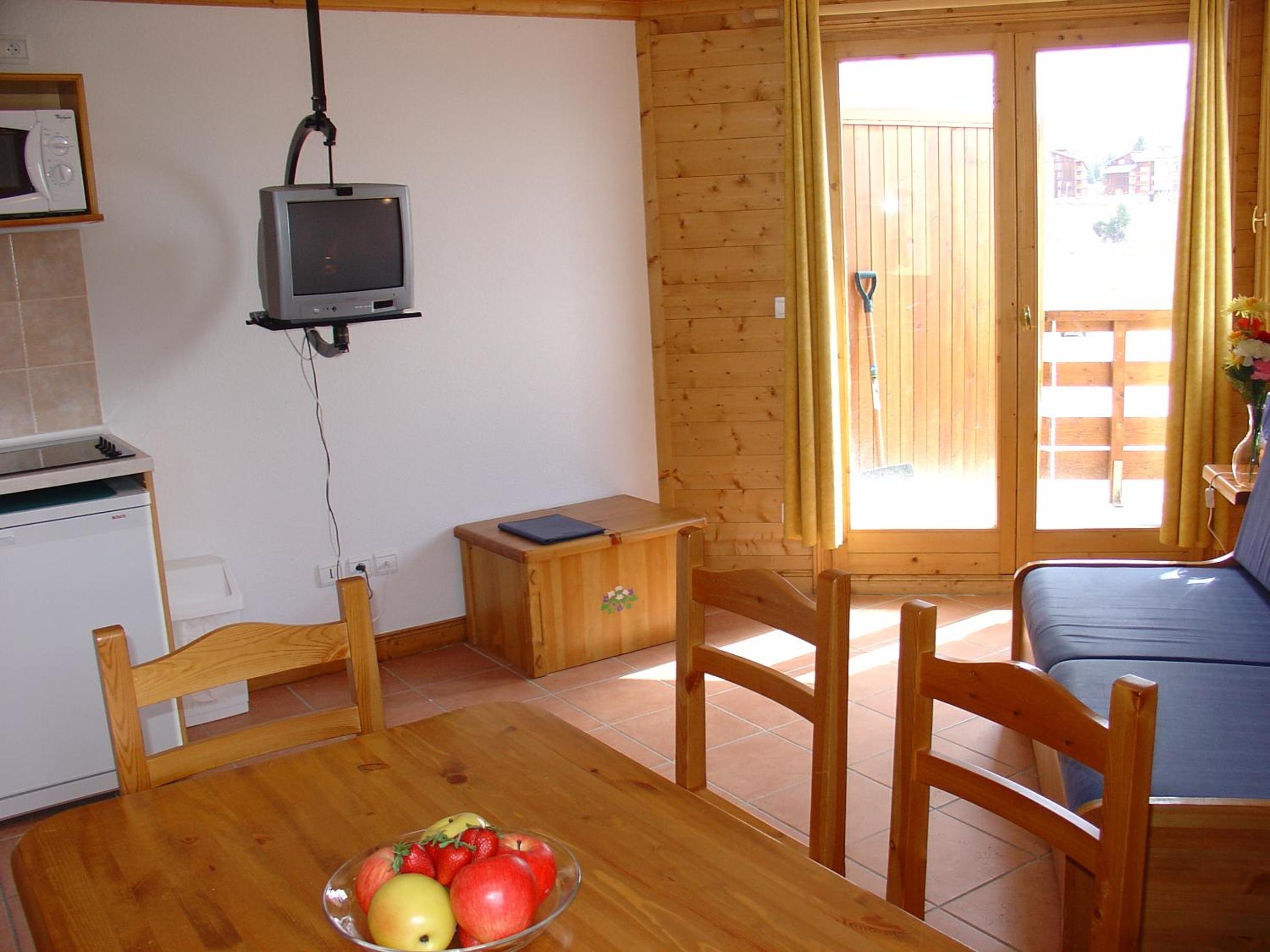 One-Bedroom Apartment (6 Adults) photo 1