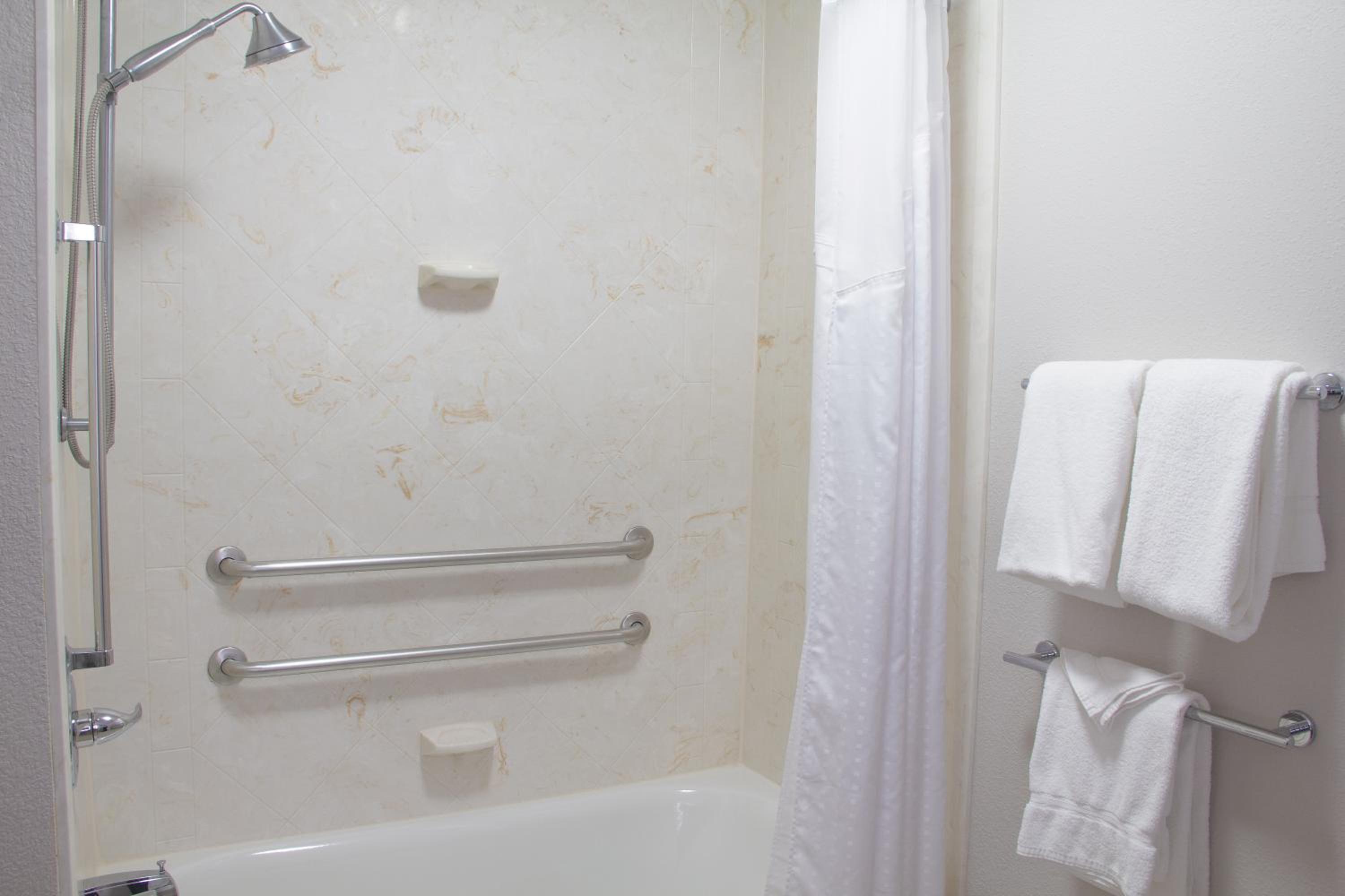 King Suite - Disability Access - Photo 5