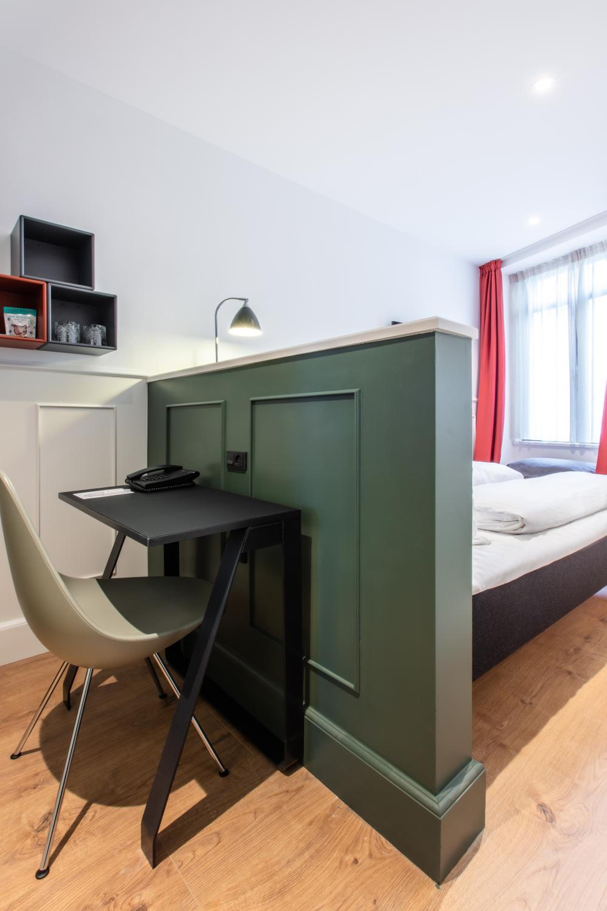 Economy Room