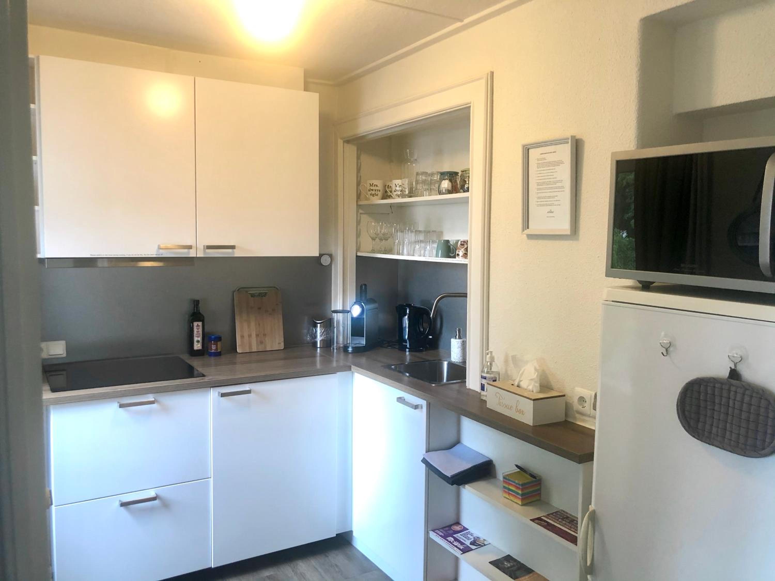 Deluxe Apartment with Balcony - Photo 25