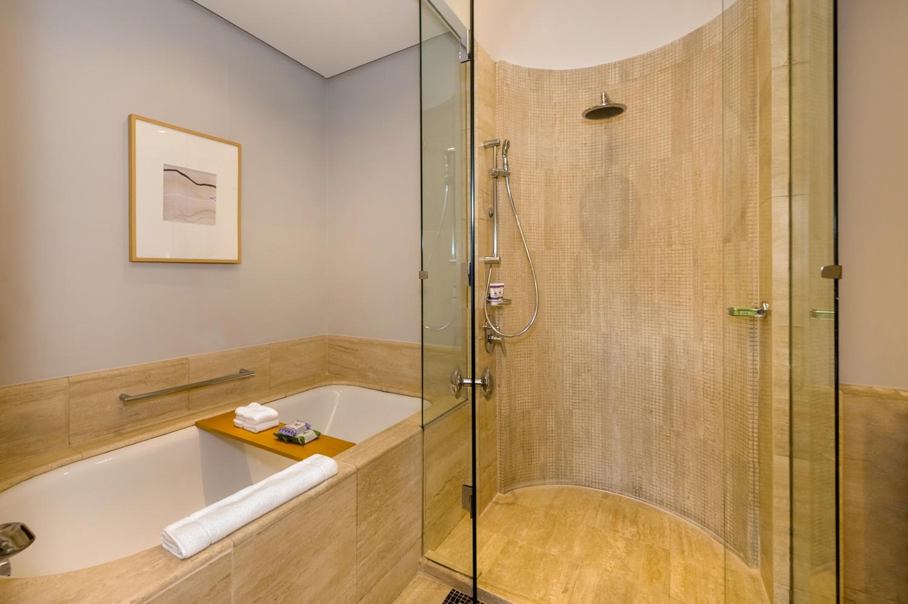 Grand Suite with View - Photo 7