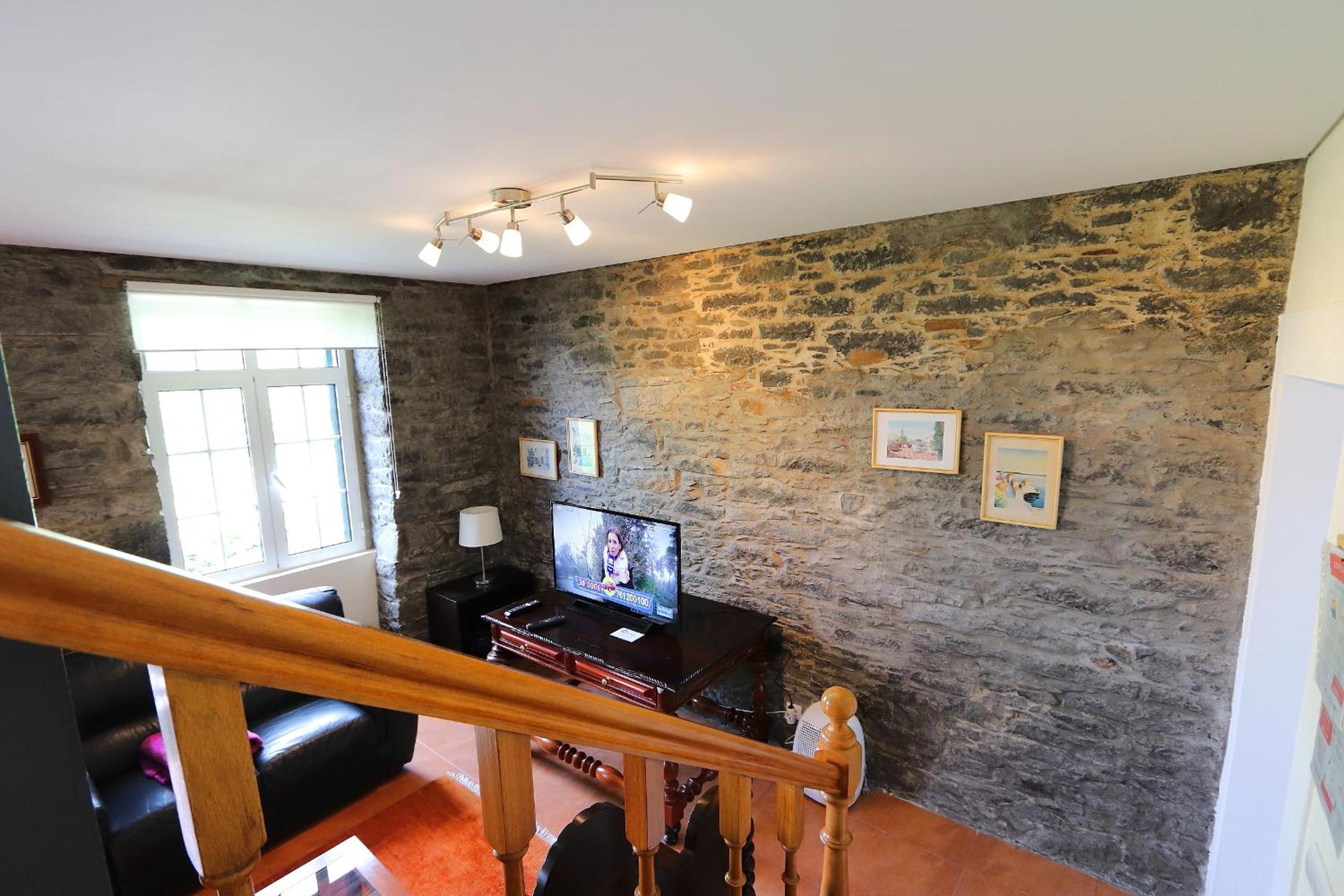 Three-Bedroom House photo 3