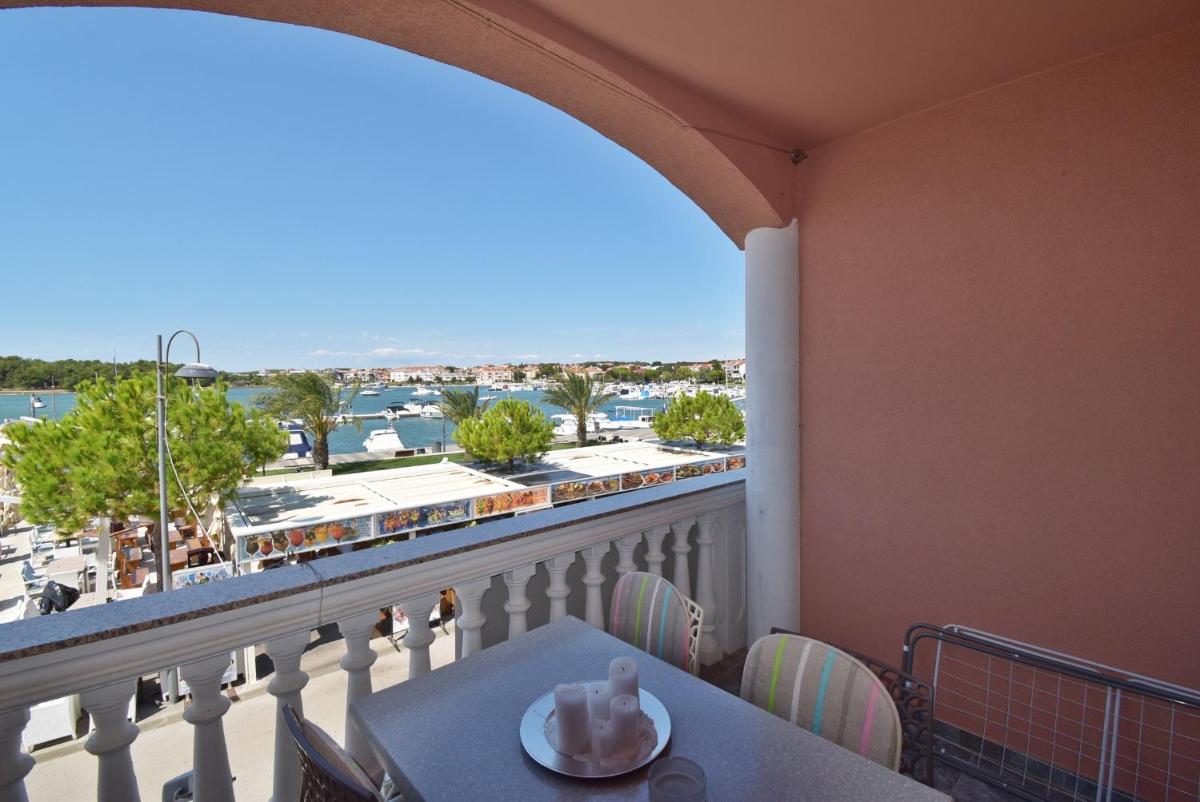 One Bedroom Apartment with Sea View