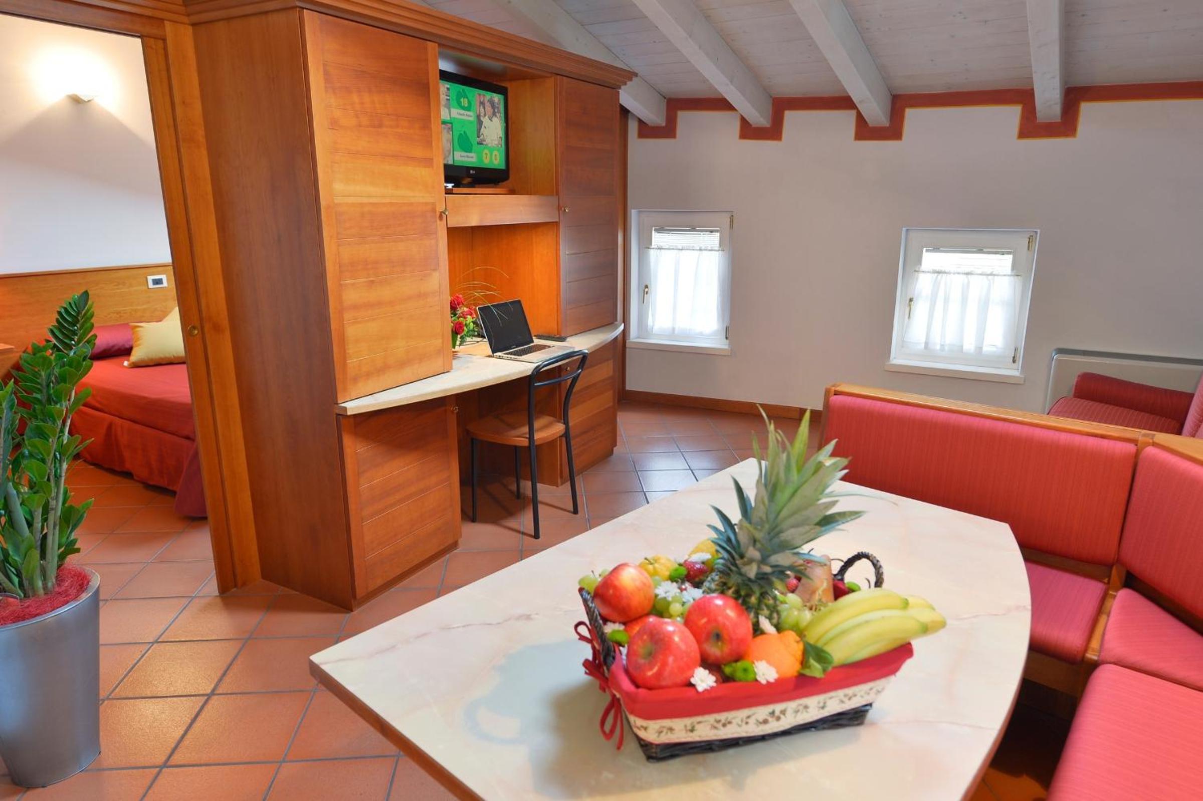 One-Bedroom Apartment (4 Adults) photo 3
