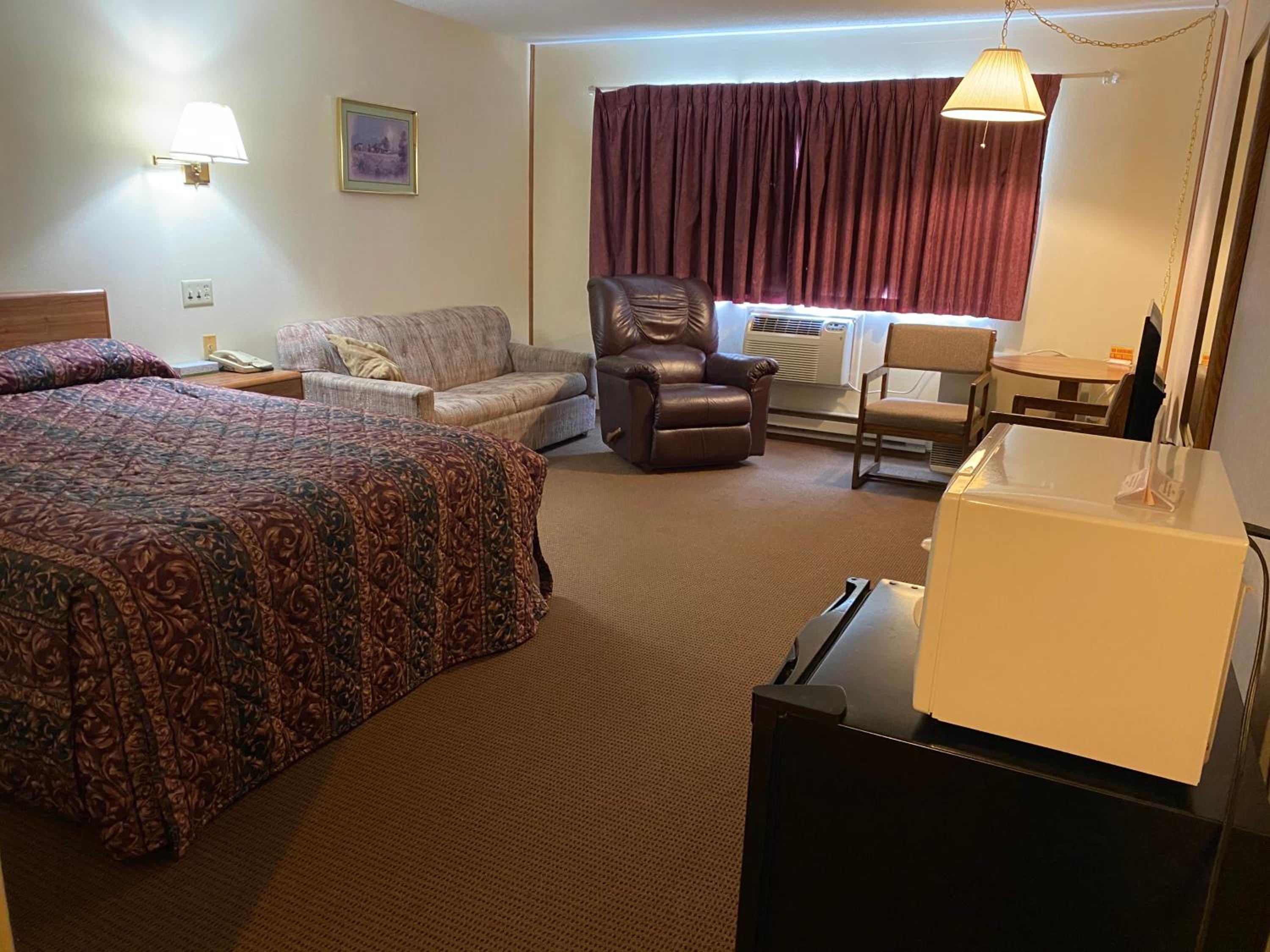 Queen Room photo 1