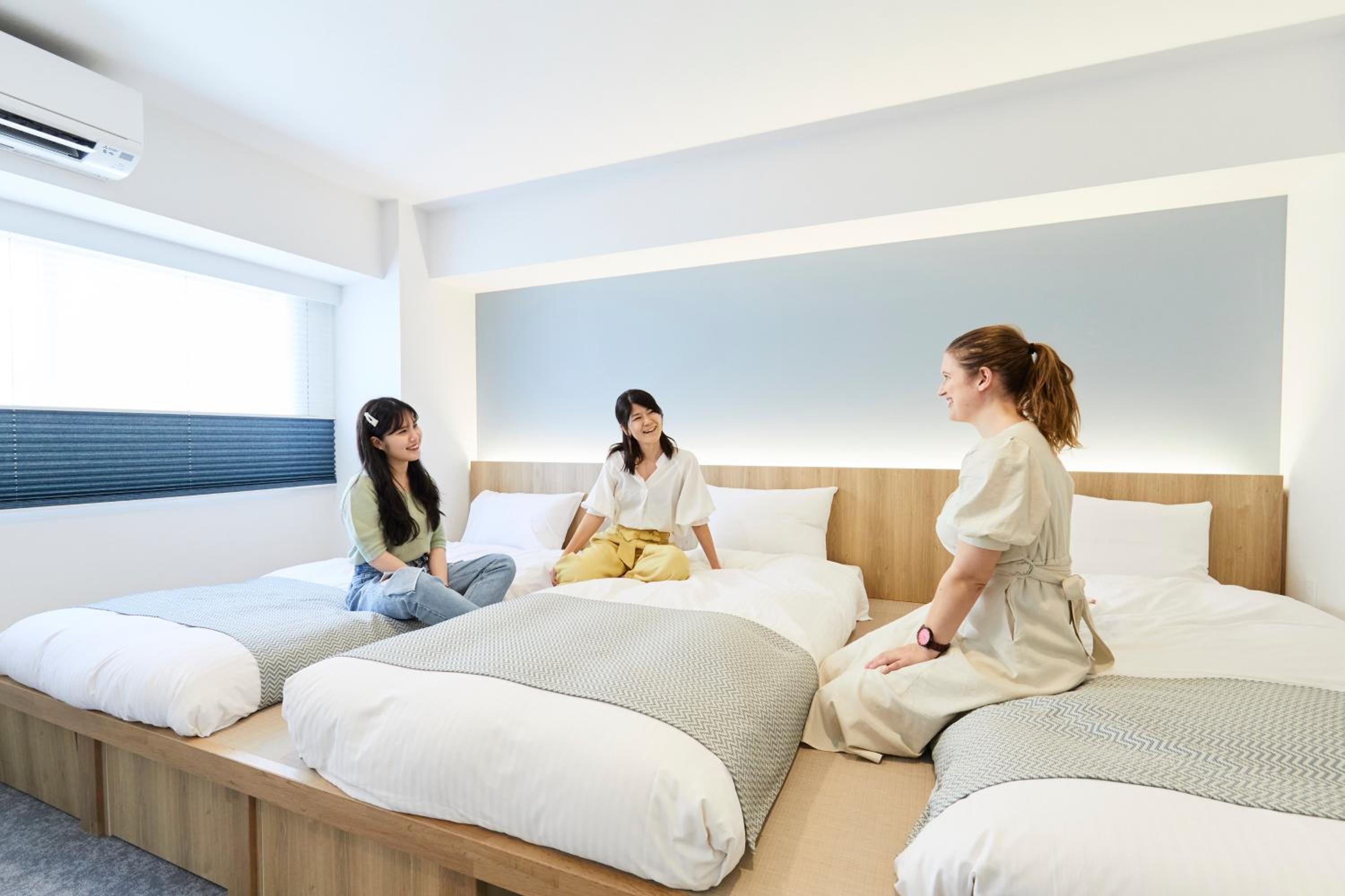 Twin Room with Extra Bed photo 2