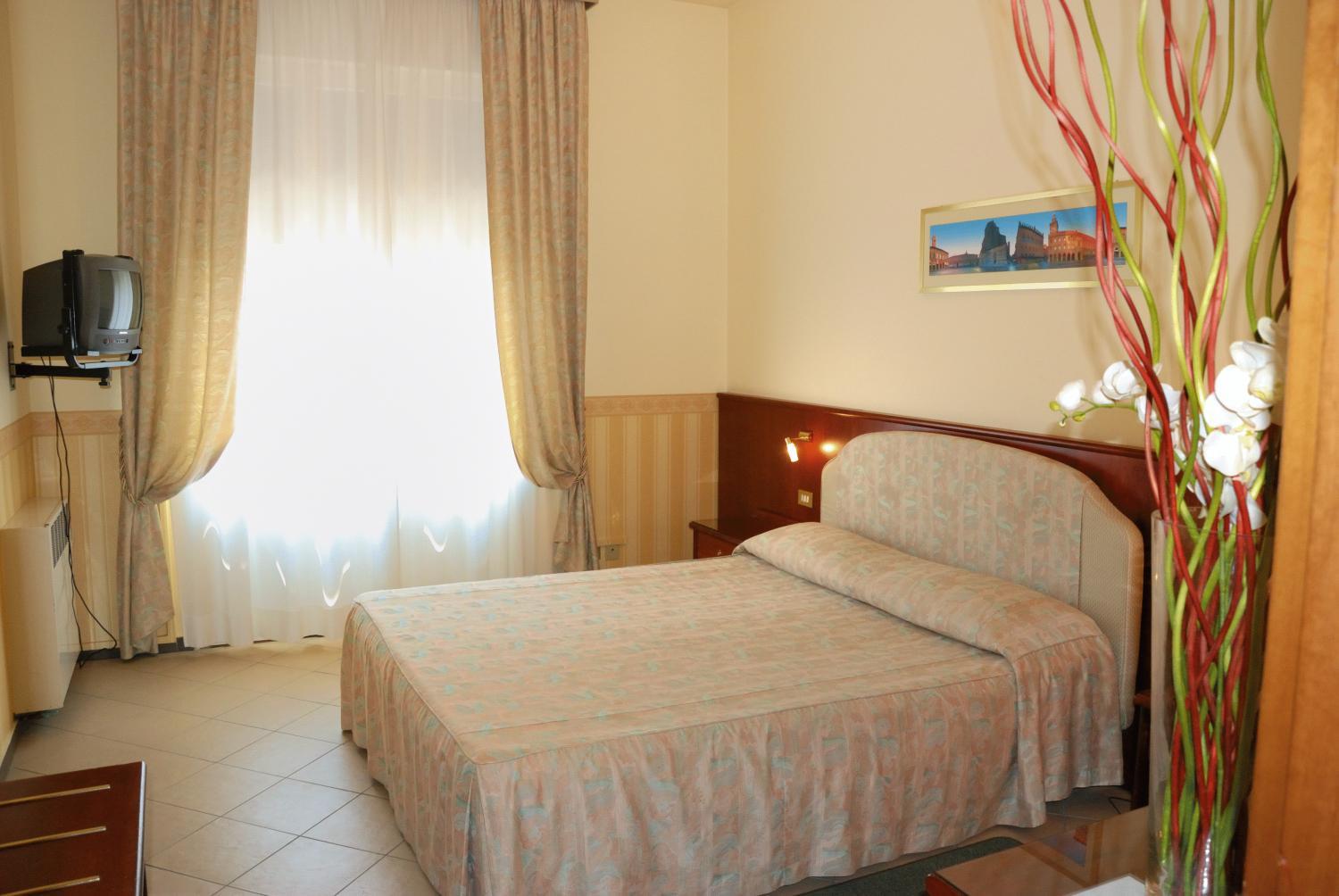 Double or Twin Room - Photo 2