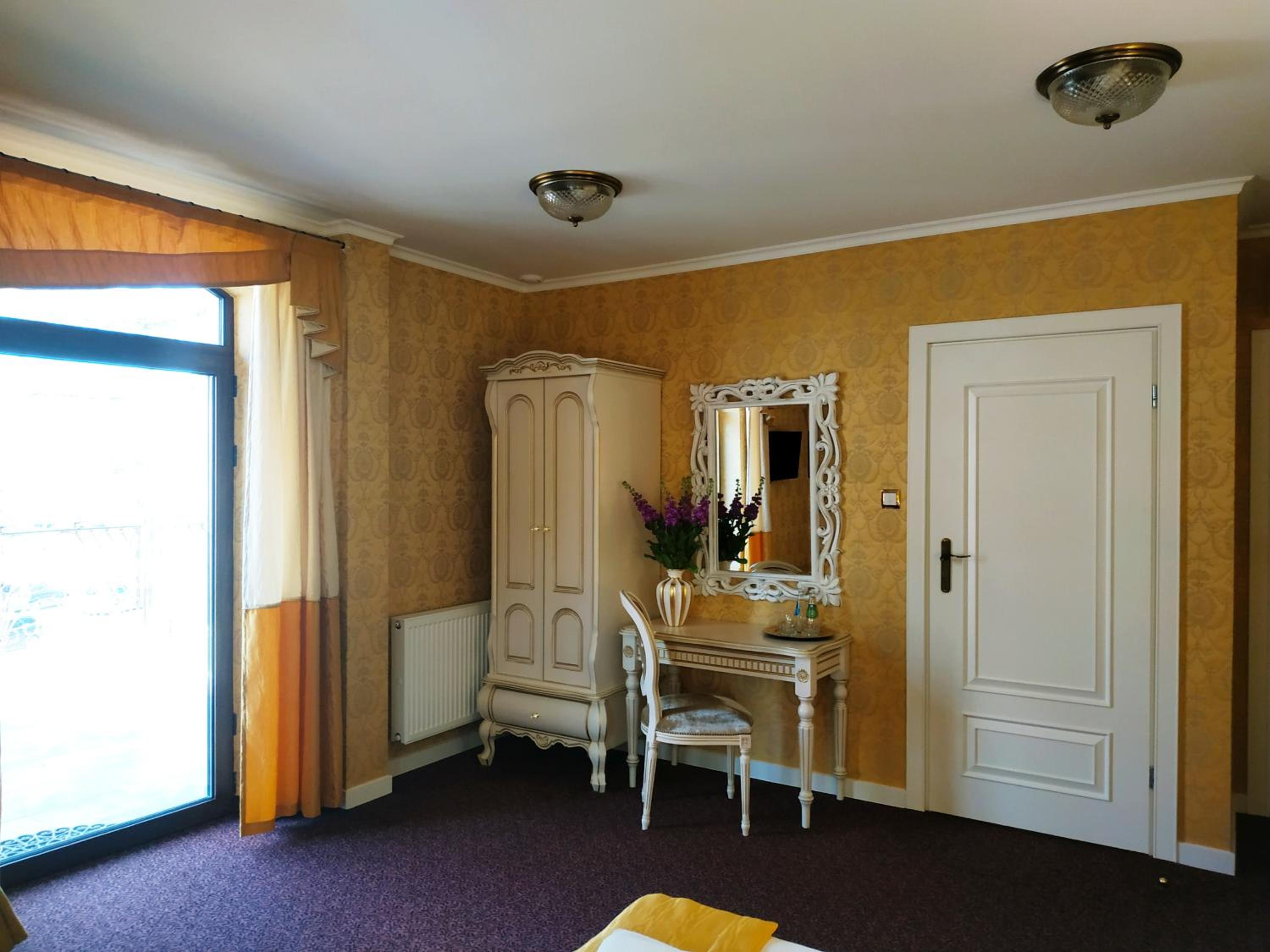 Triple Room with Balcony - Photo 3