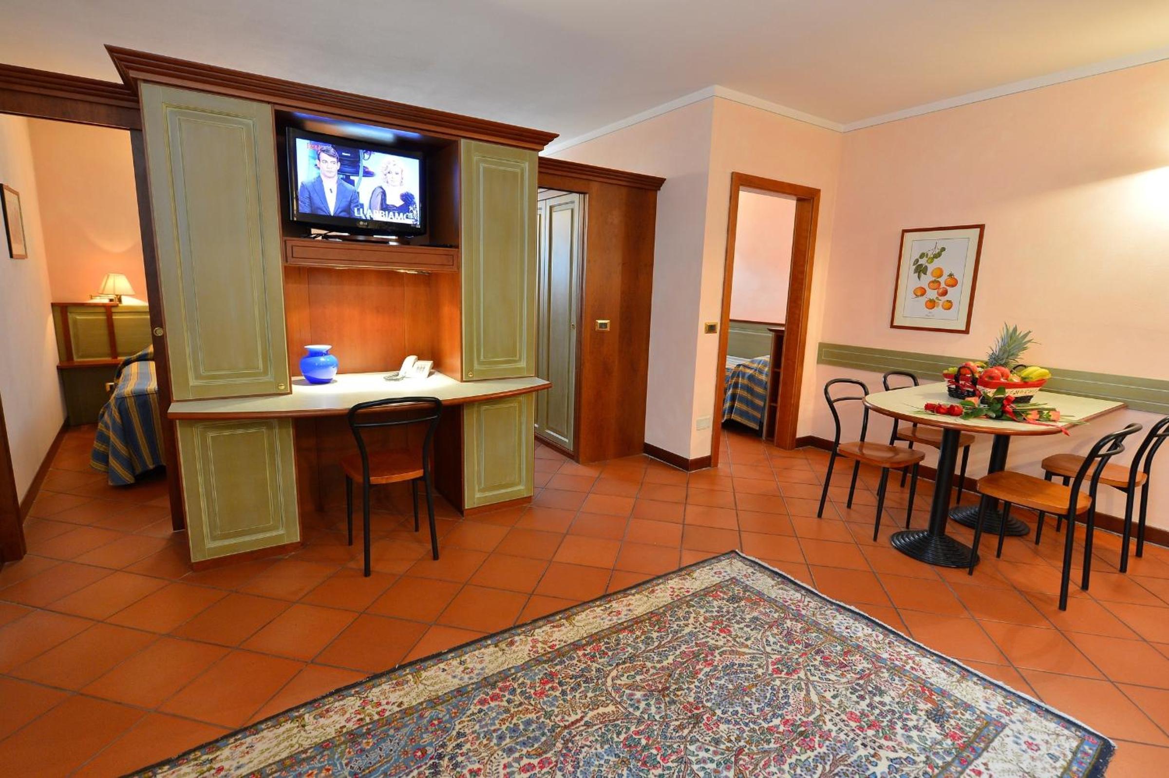 Two-Bedroom Apartment (5 Adults) photo 2
