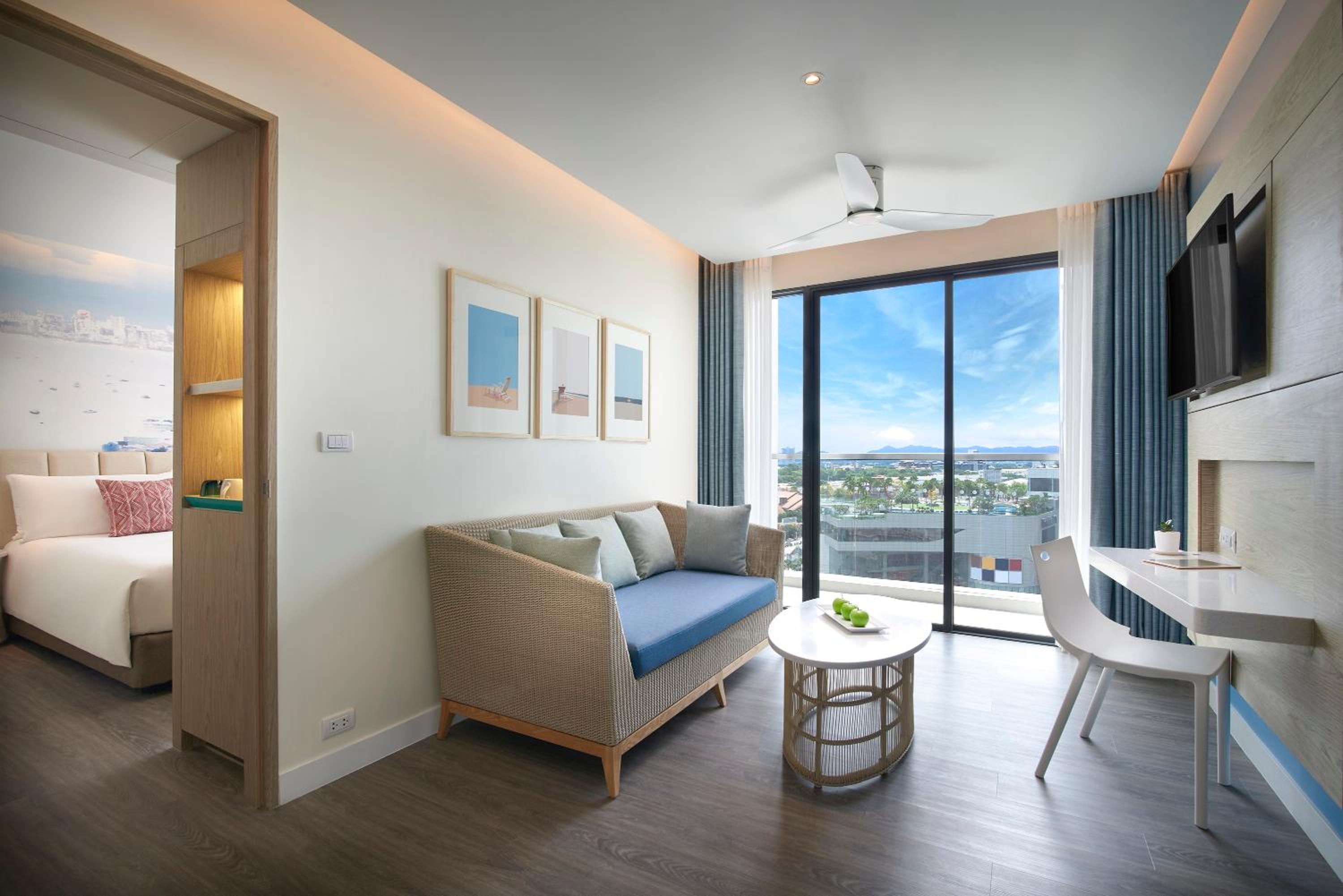 Suite - Photo 2