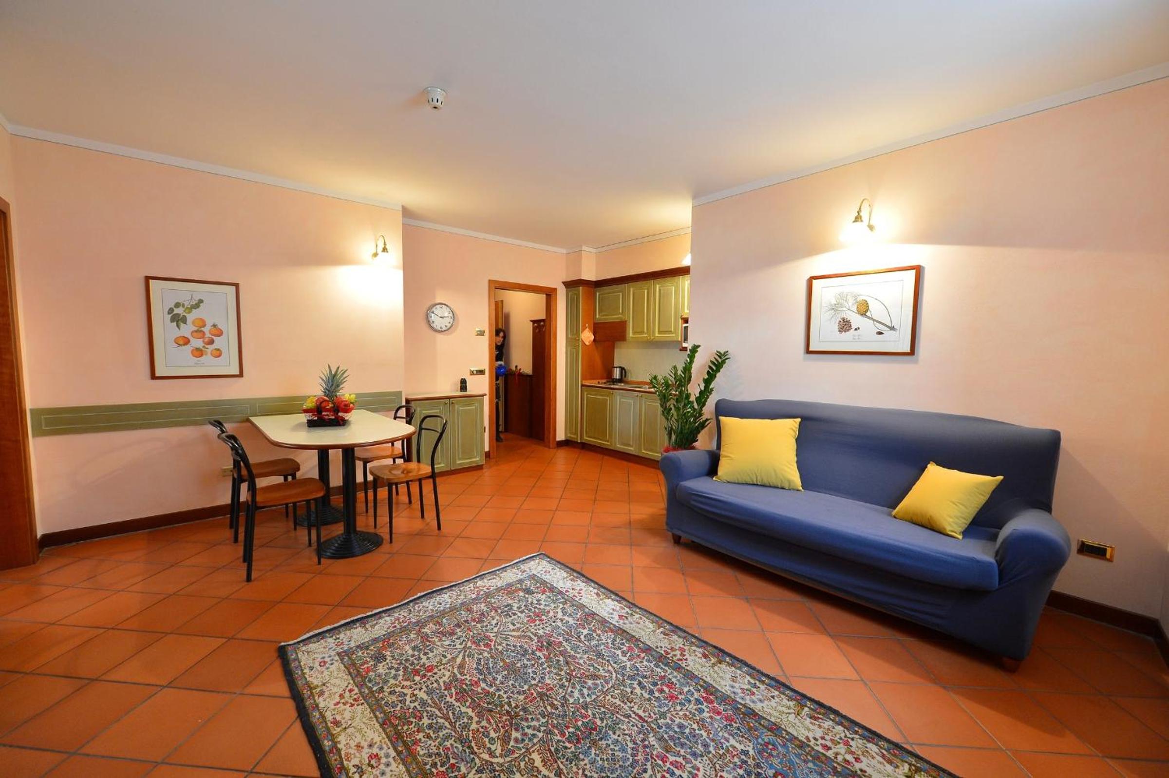 Two-Bedroom Apartment (5 Adults) photo 3