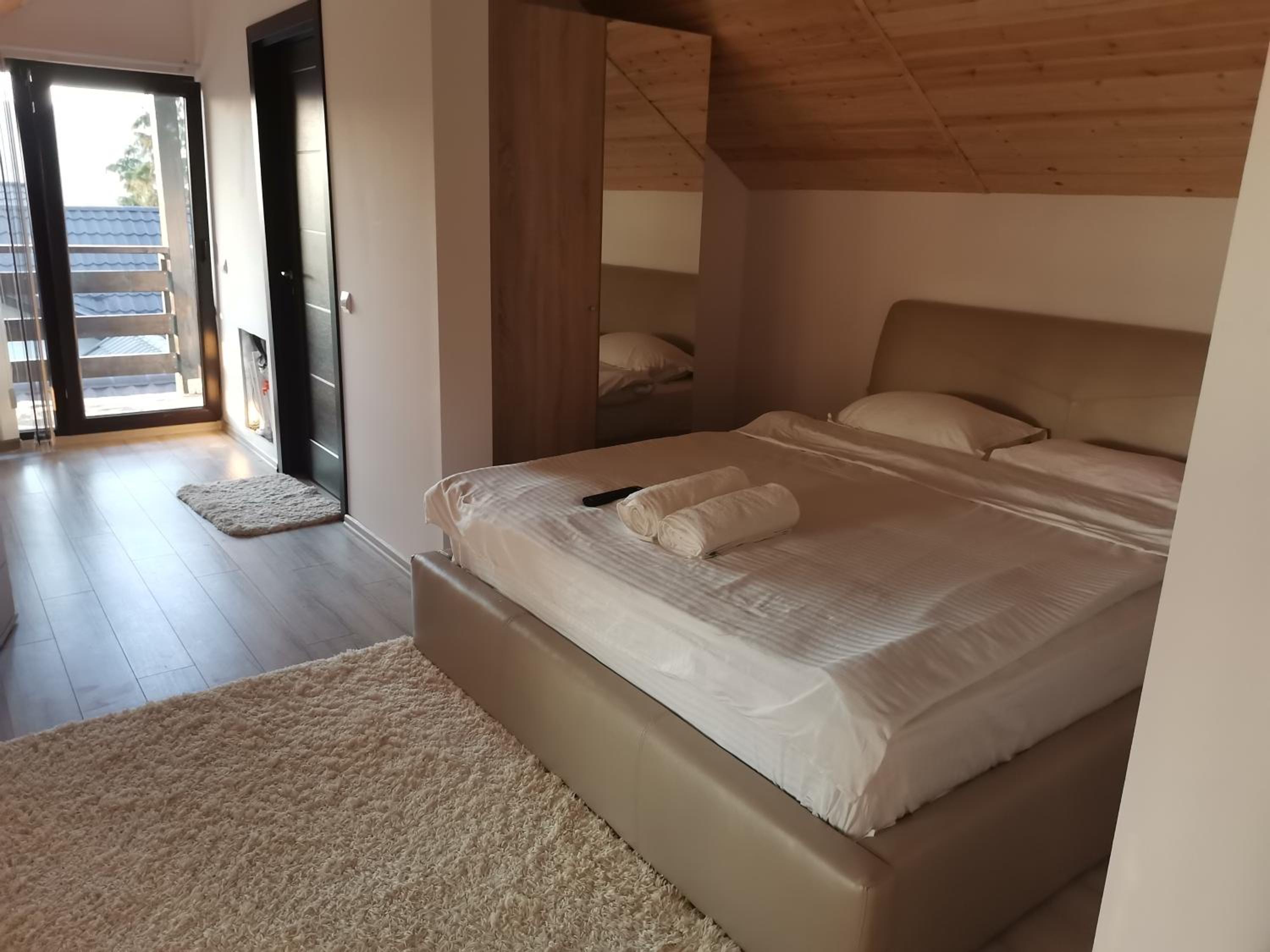 One-Bedroom Apartment - Photo 5