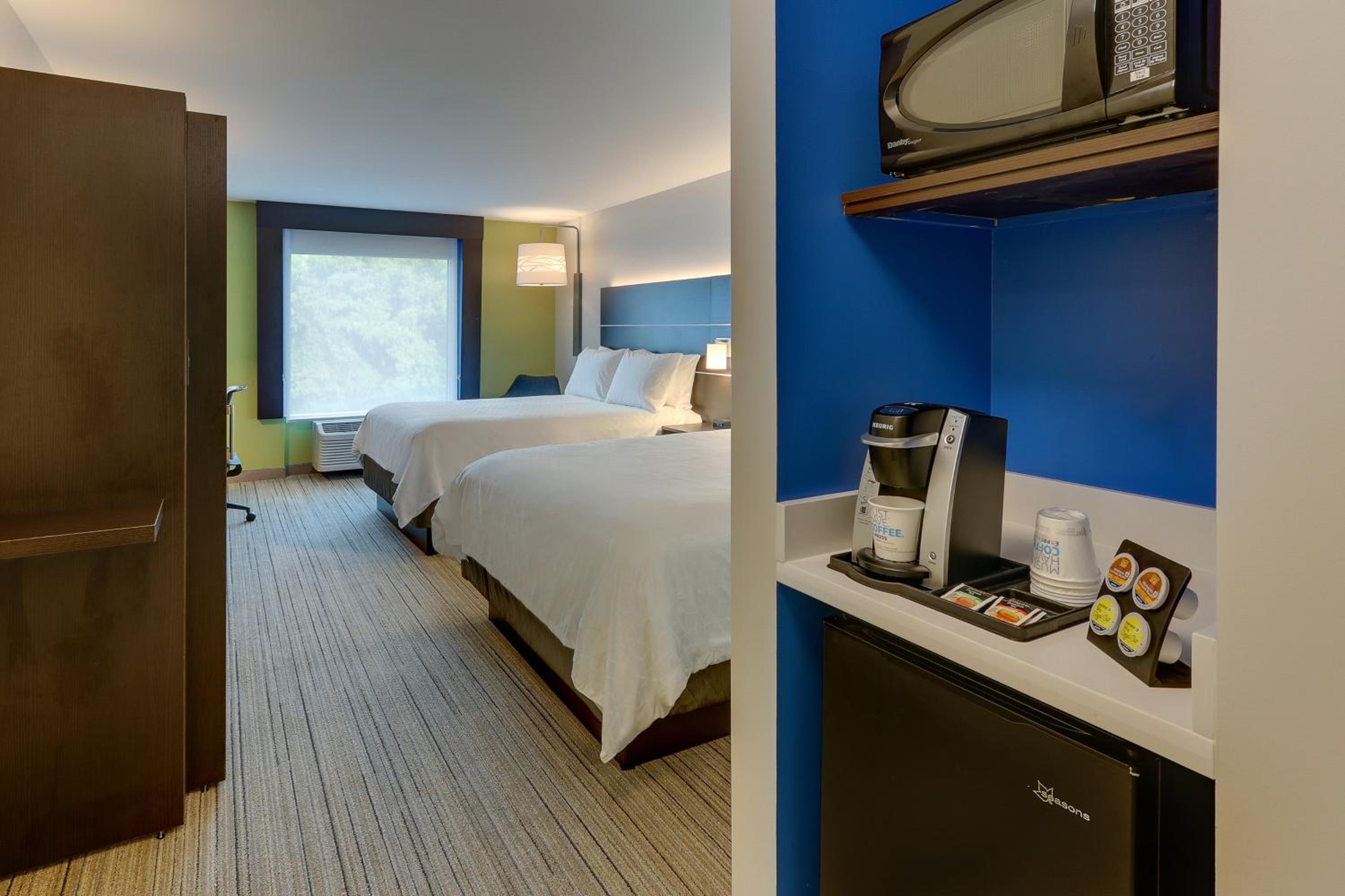 Standard Double Room with Two Double Beds - Photo 1