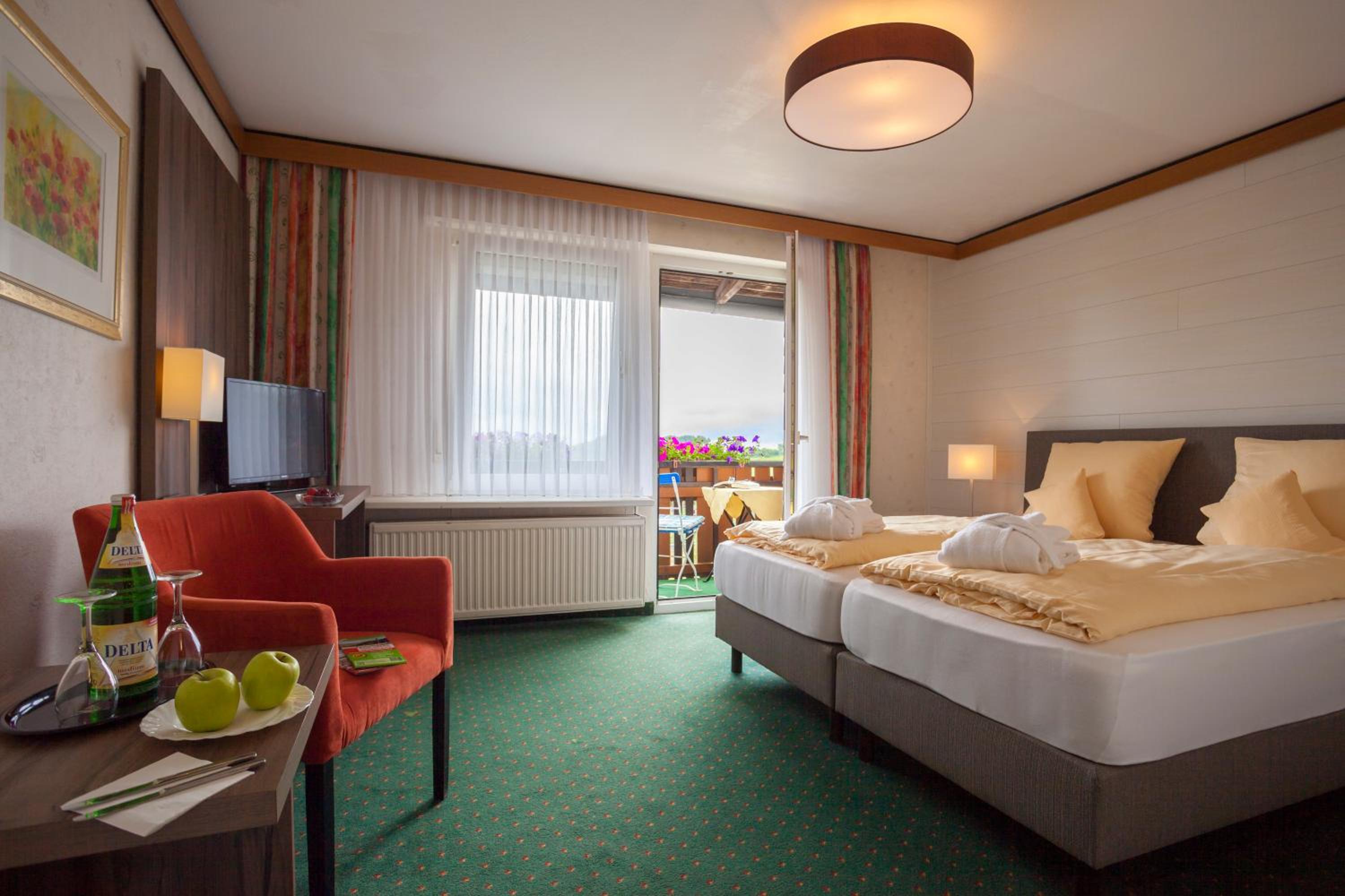 Standard Double Room - Photo 2