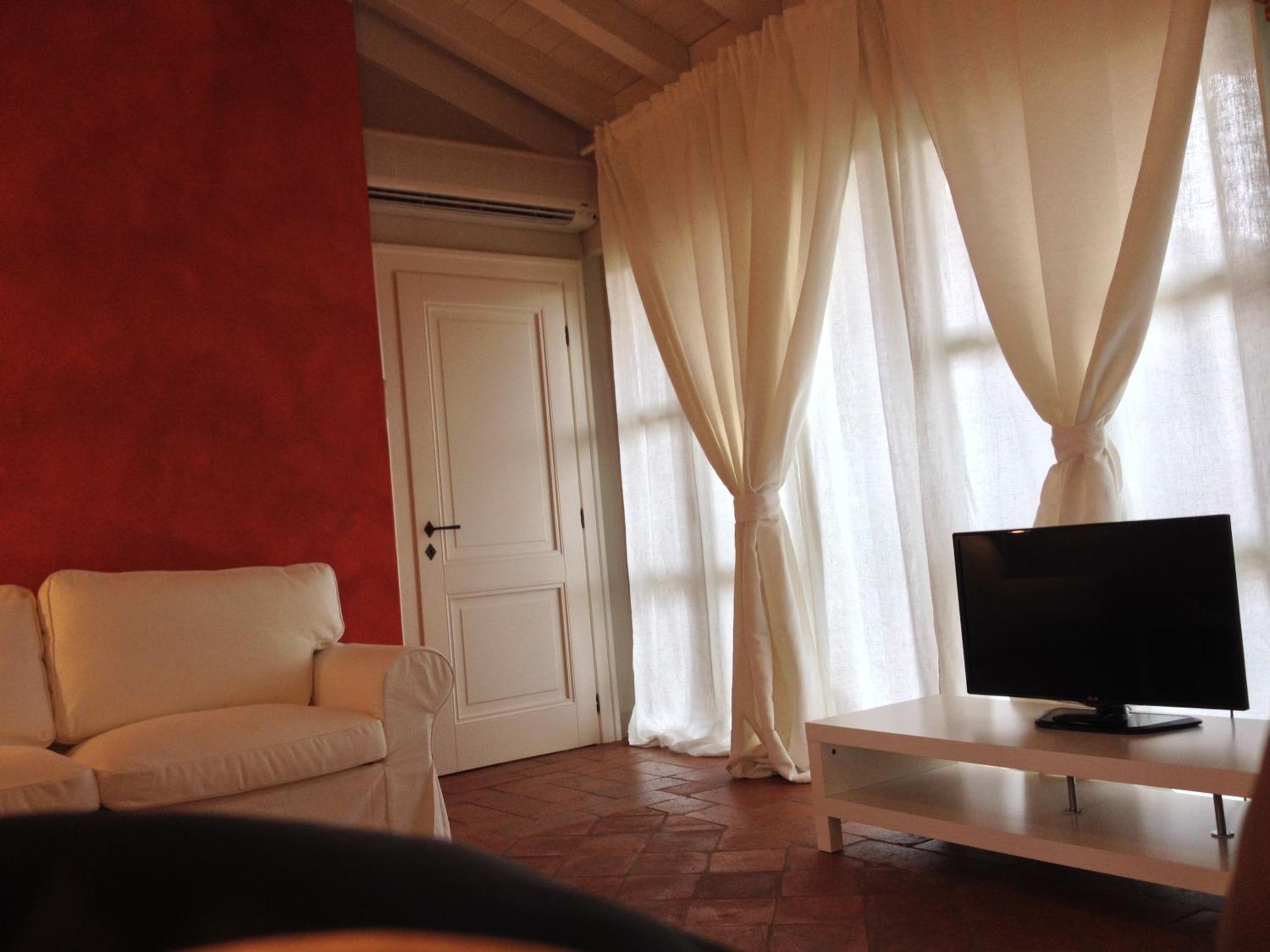 Two Connecting Double Rooms with Spa Bath - Photo 4