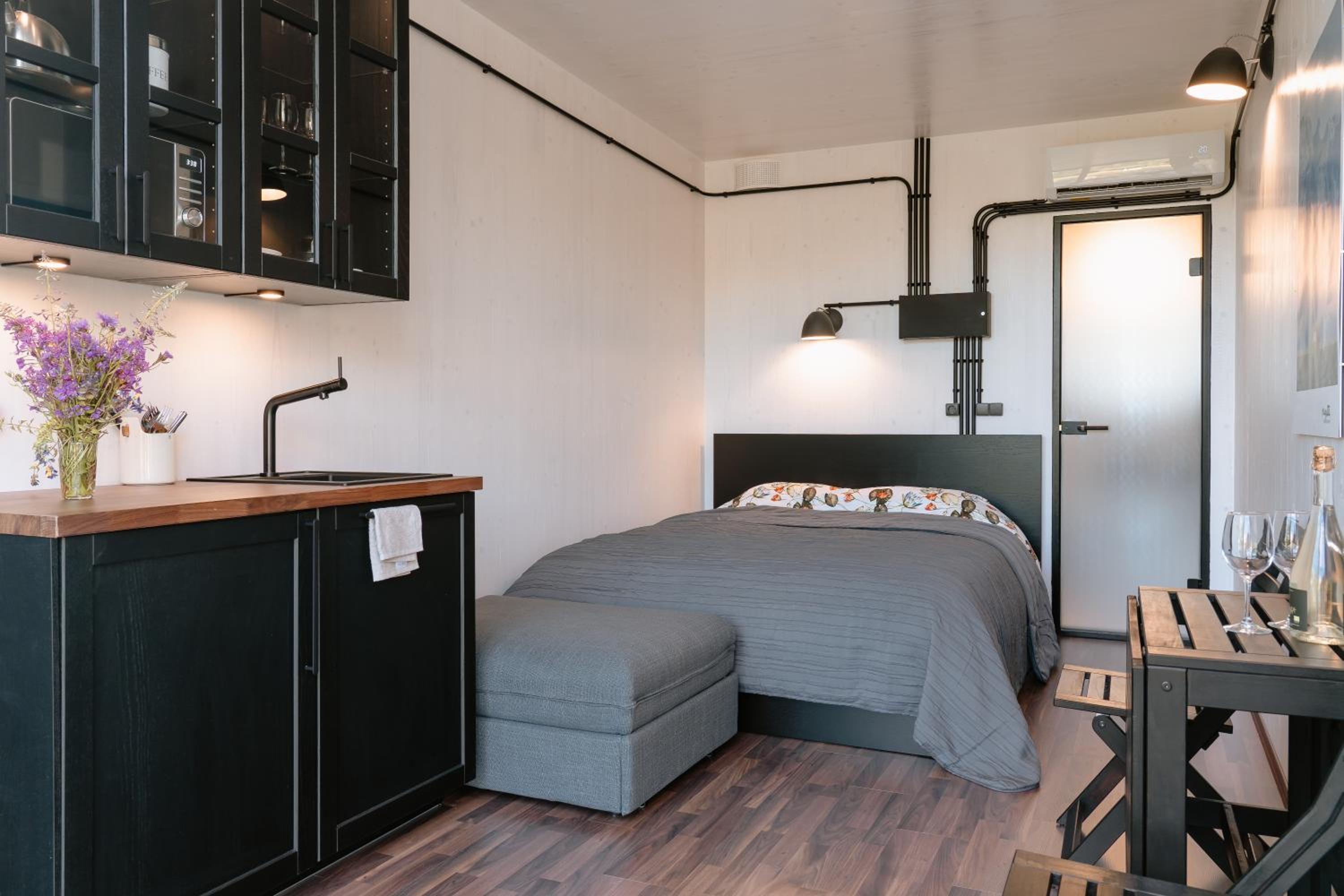 One-Bedroom House - Photo 13