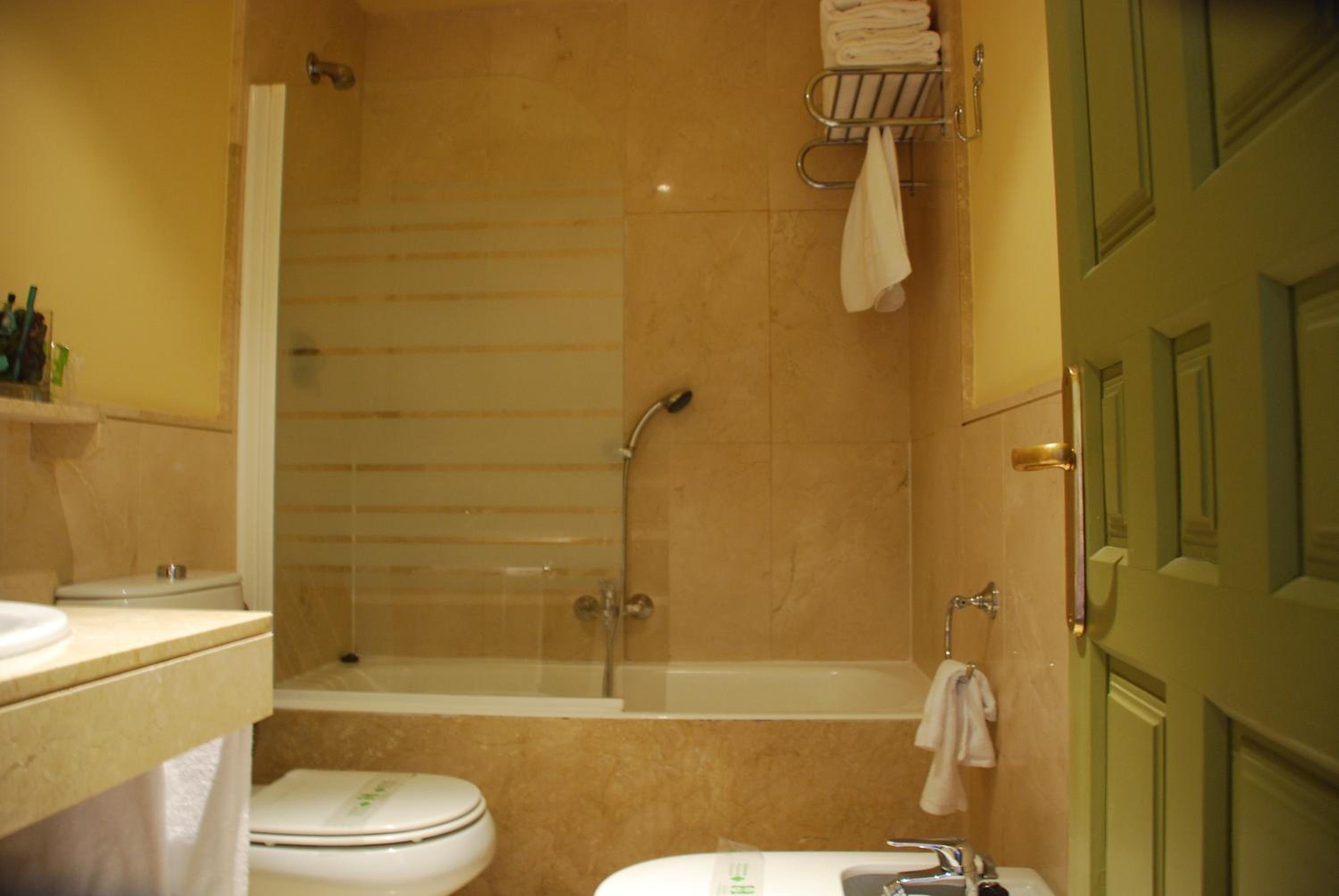 Double or Twin Room photo 2