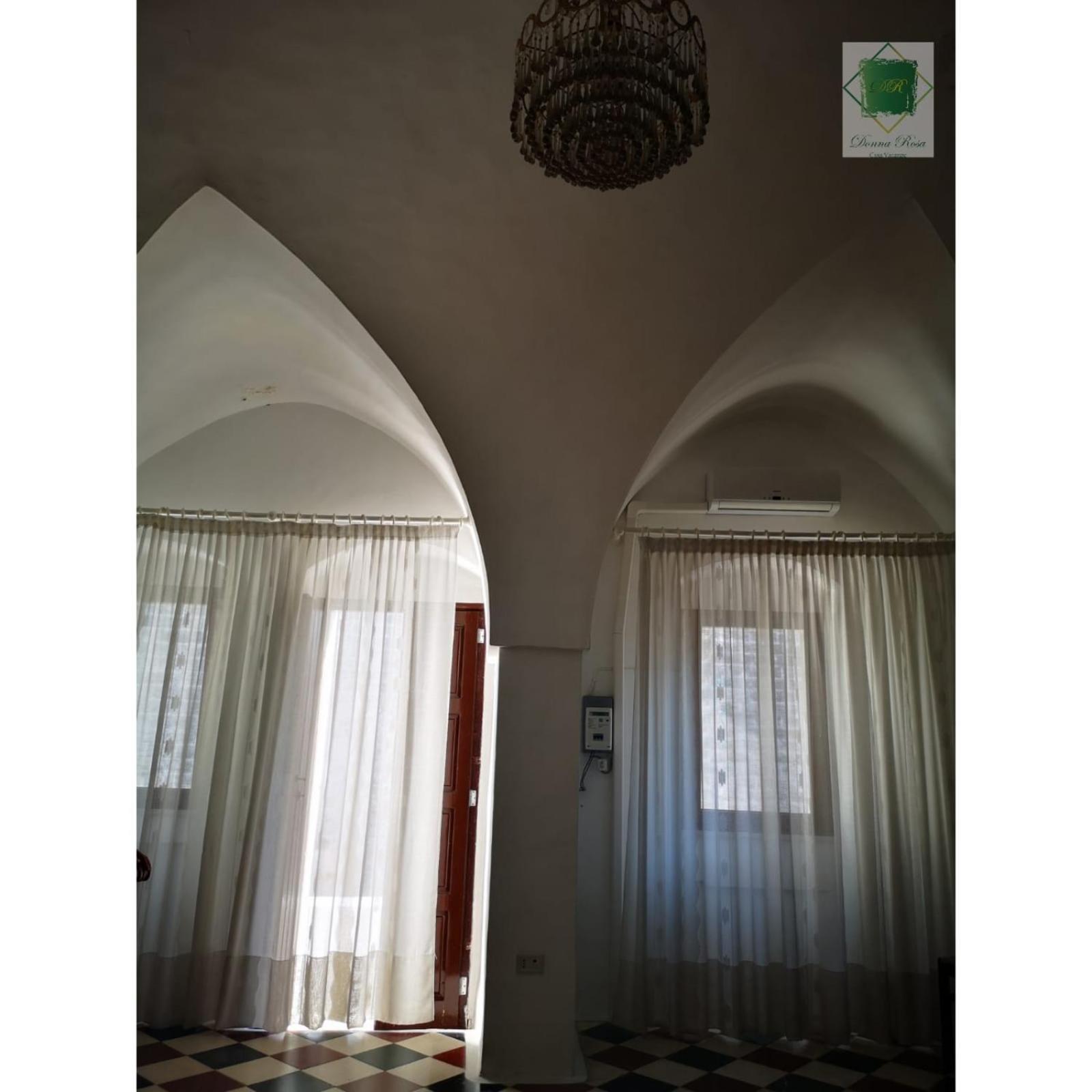 Two-Bedroom House - Photo 1