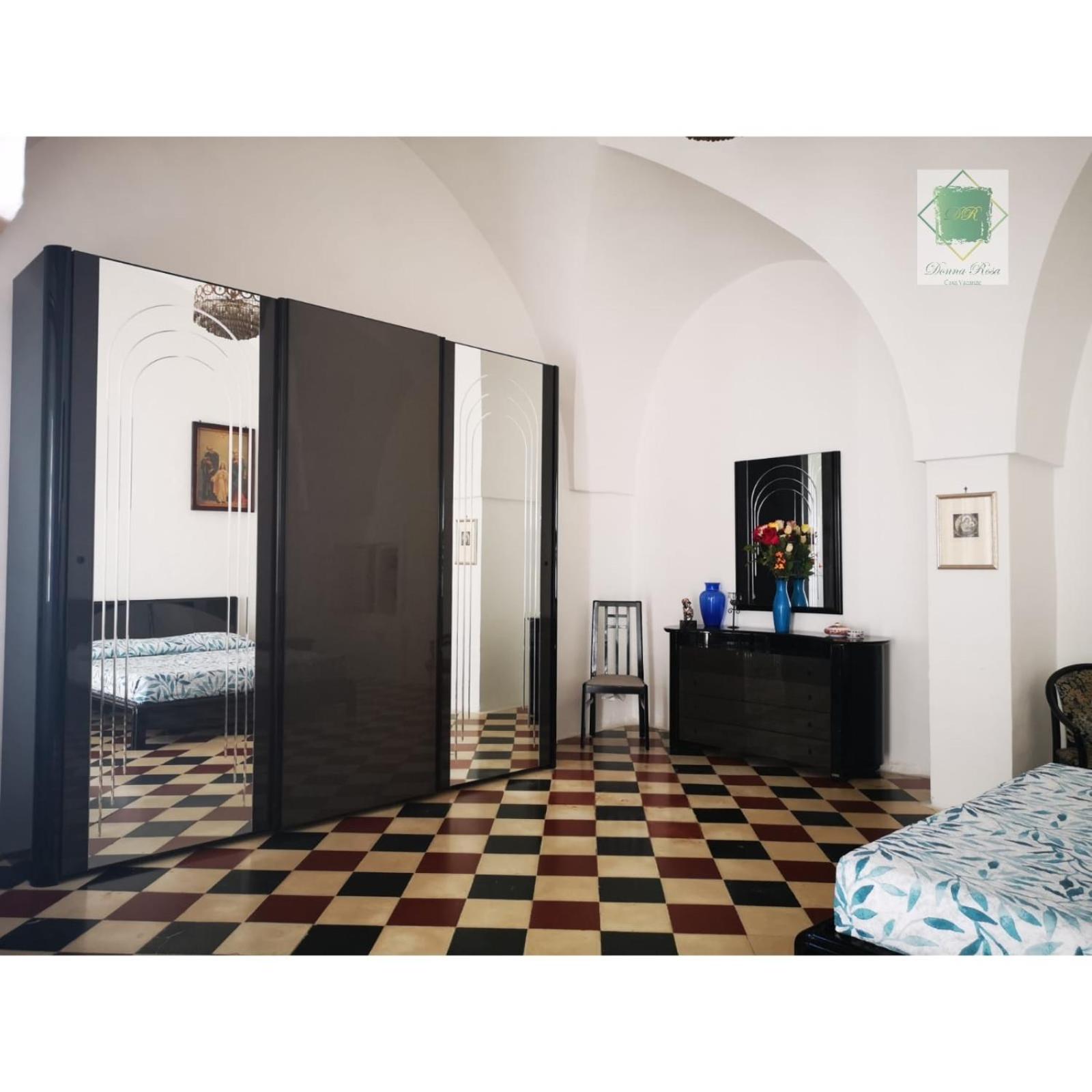 Two-Bedroom House - Photo 21