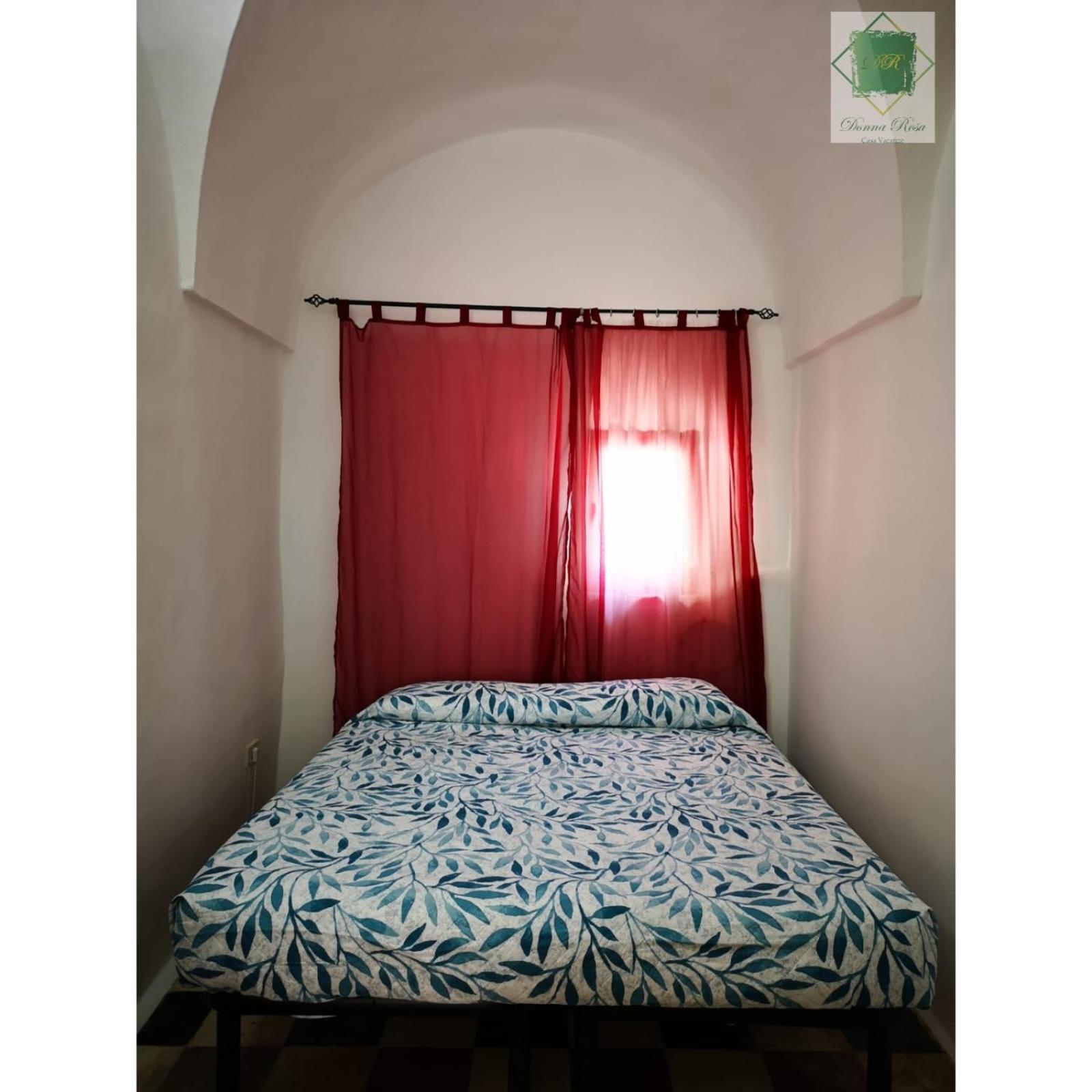 Two-Bedroom House - Photo 2