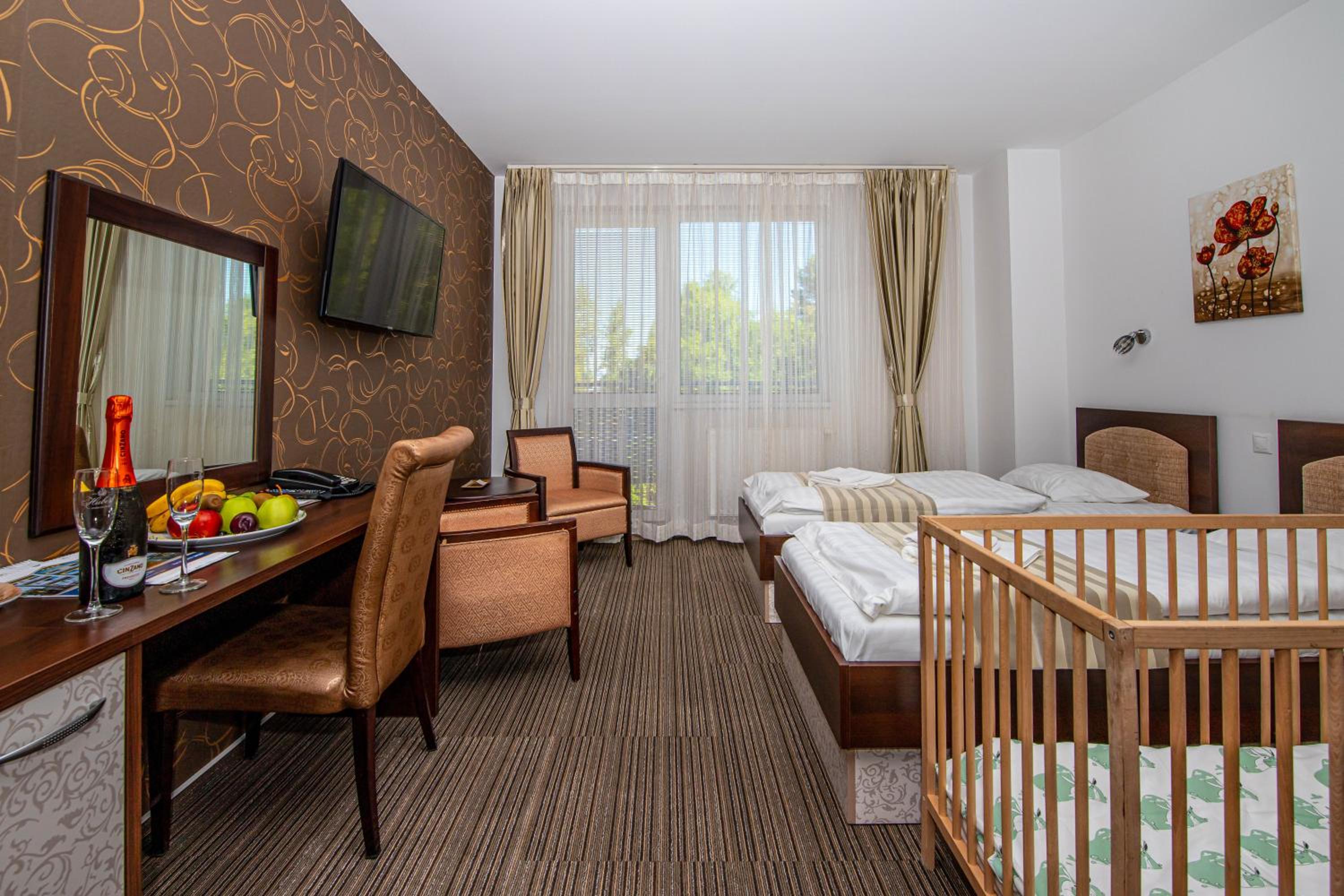 Deluxe Twin Room photo 3