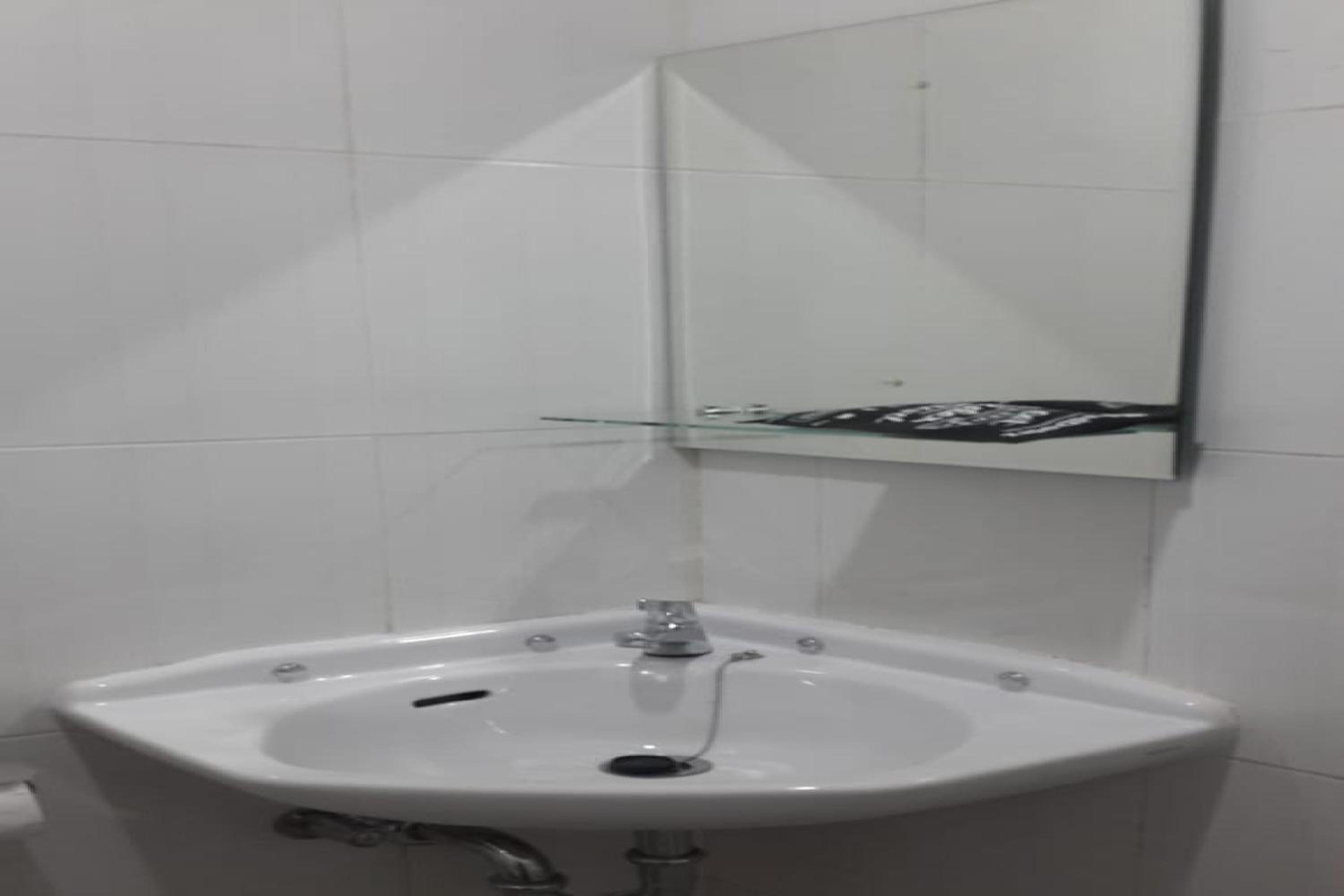 Standard Double Room - Photo 6