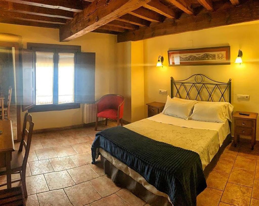 Double or Twin Room - Photo 1